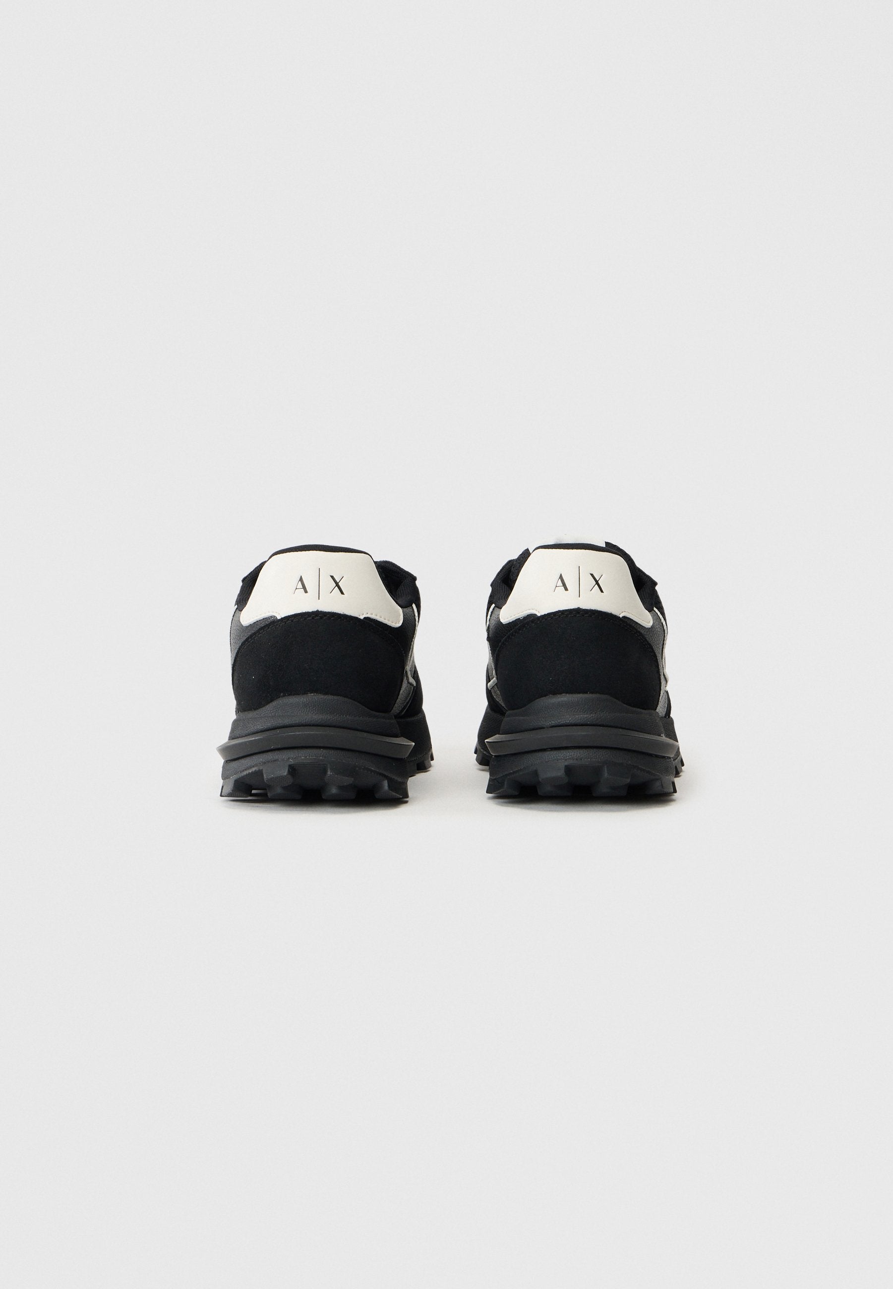 Trainers - black/off white