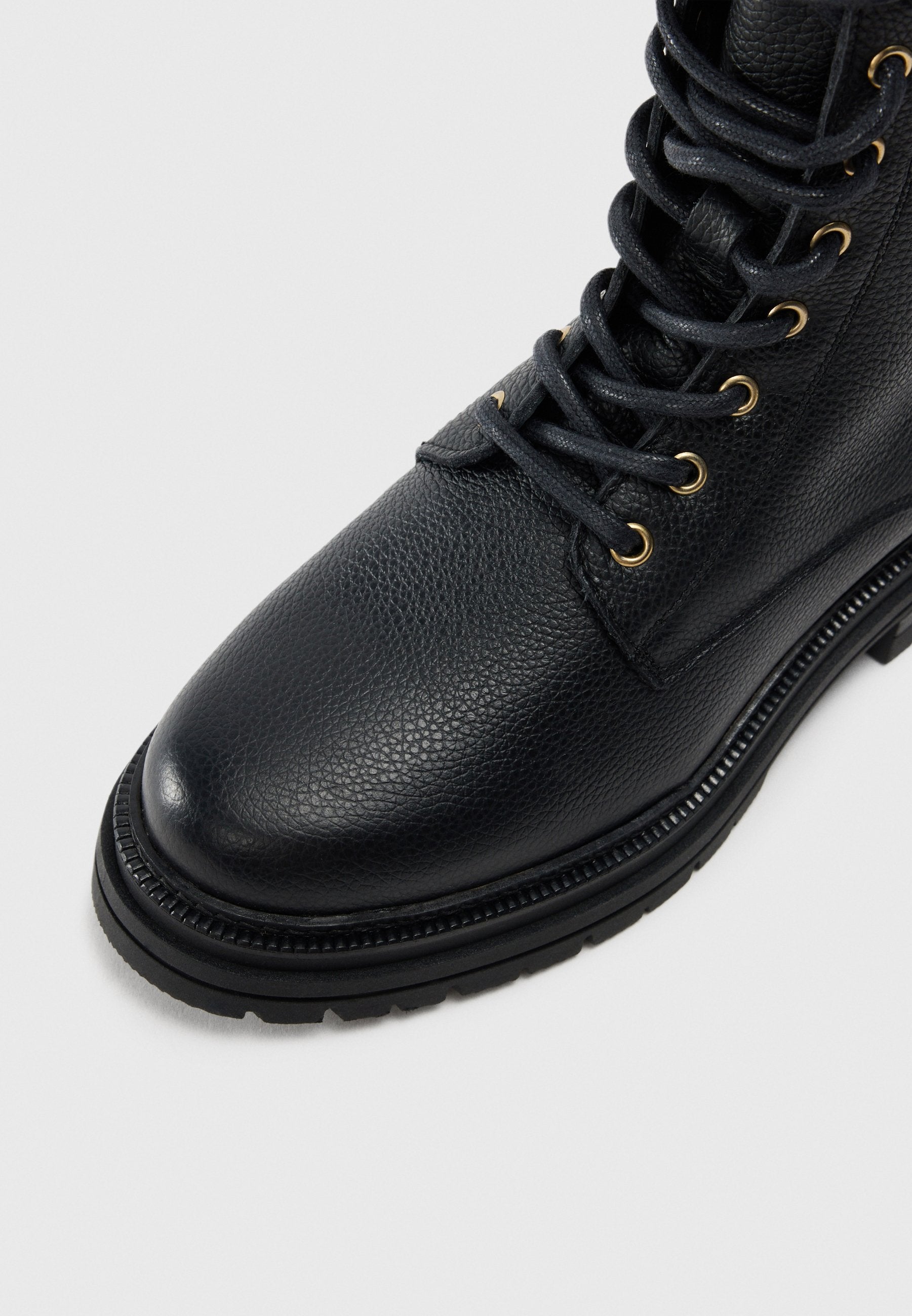 Lace-up ankle boots - black