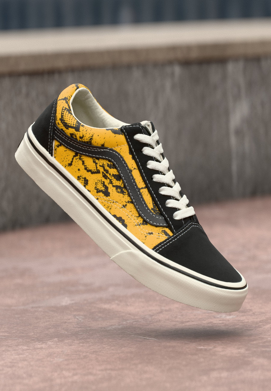 OLD SKOOL - Trainers - black/yellow