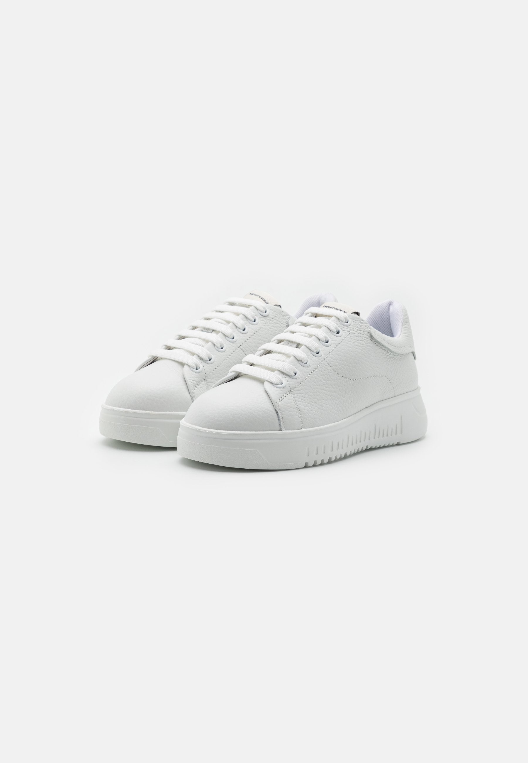 Trainers - white