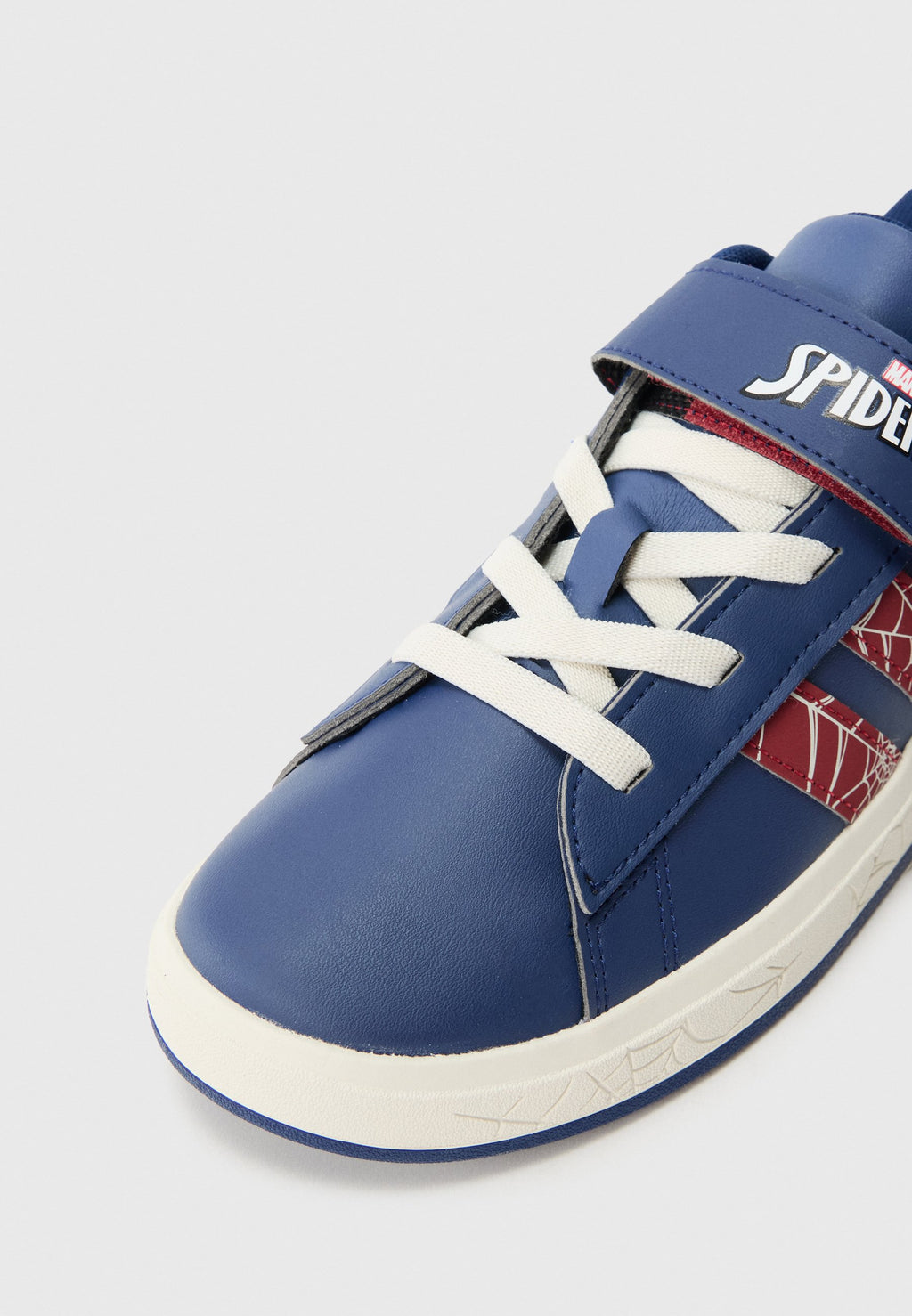 GRAND COURT SPIDER-MAN UNISEX - Road running shoes - dark blue/active maroon/off-white