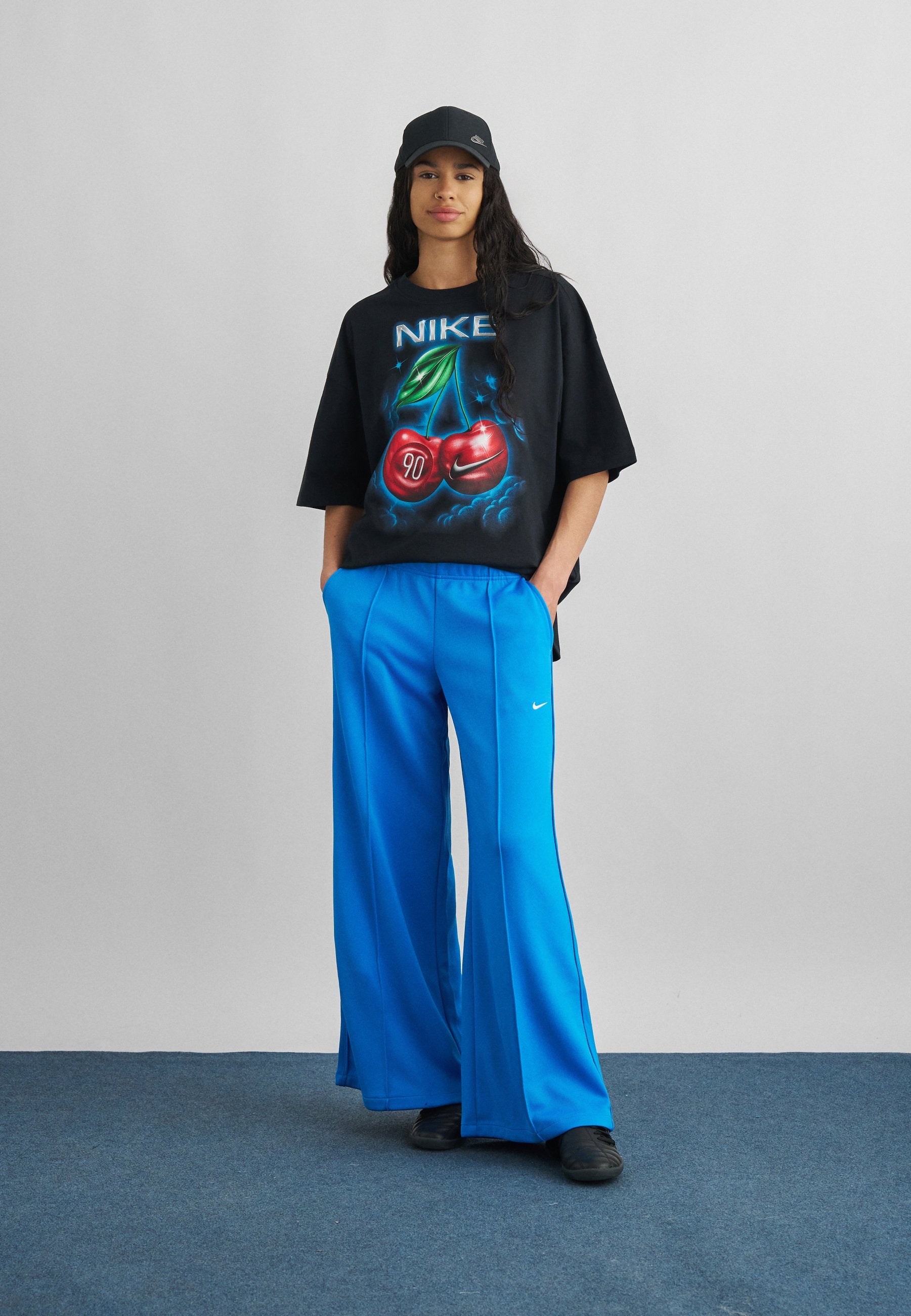 CLASSIC TEE - Print T-shirt - black