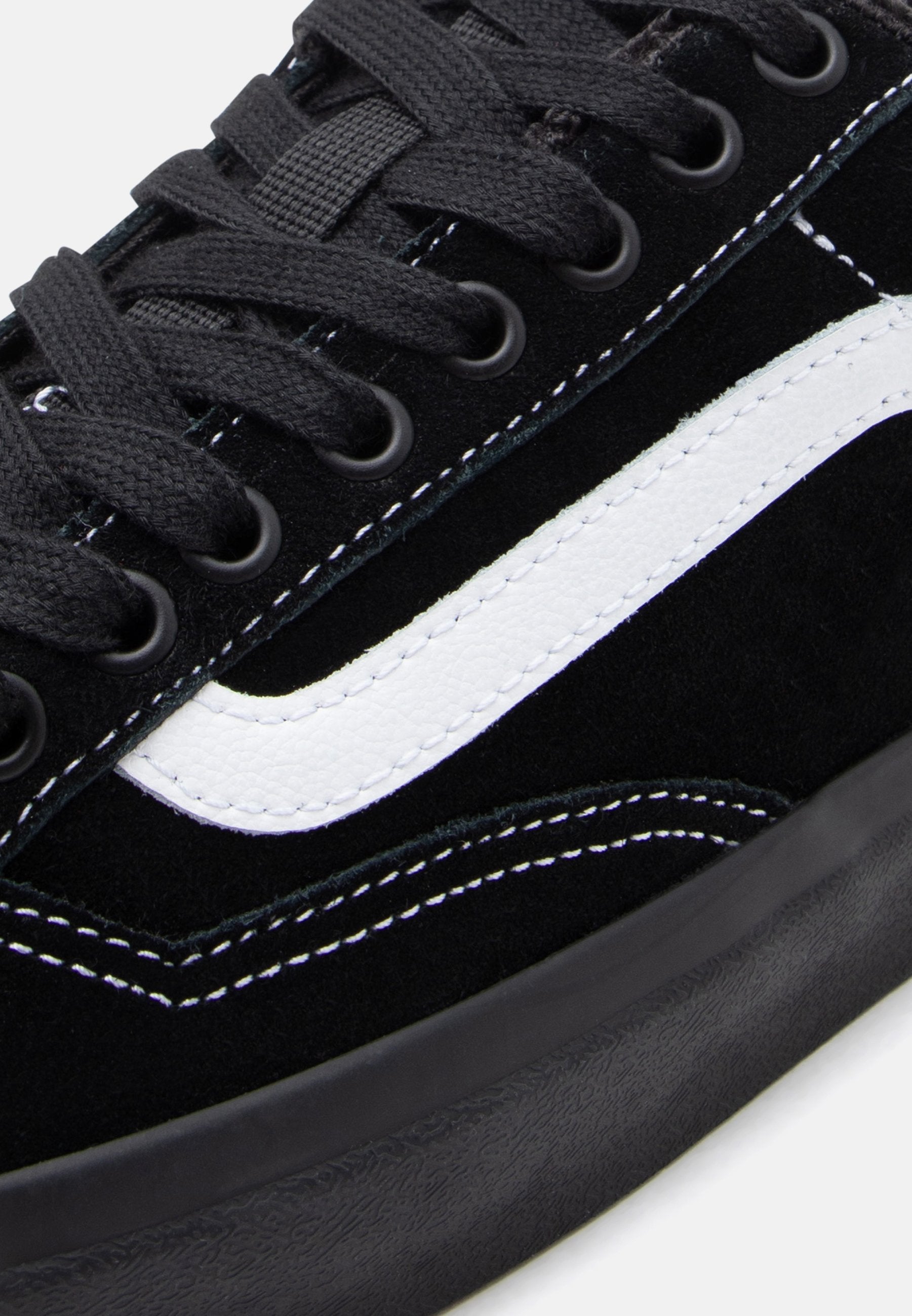 OLD SKOOL 36 + UNISEX - Trainers - black/white