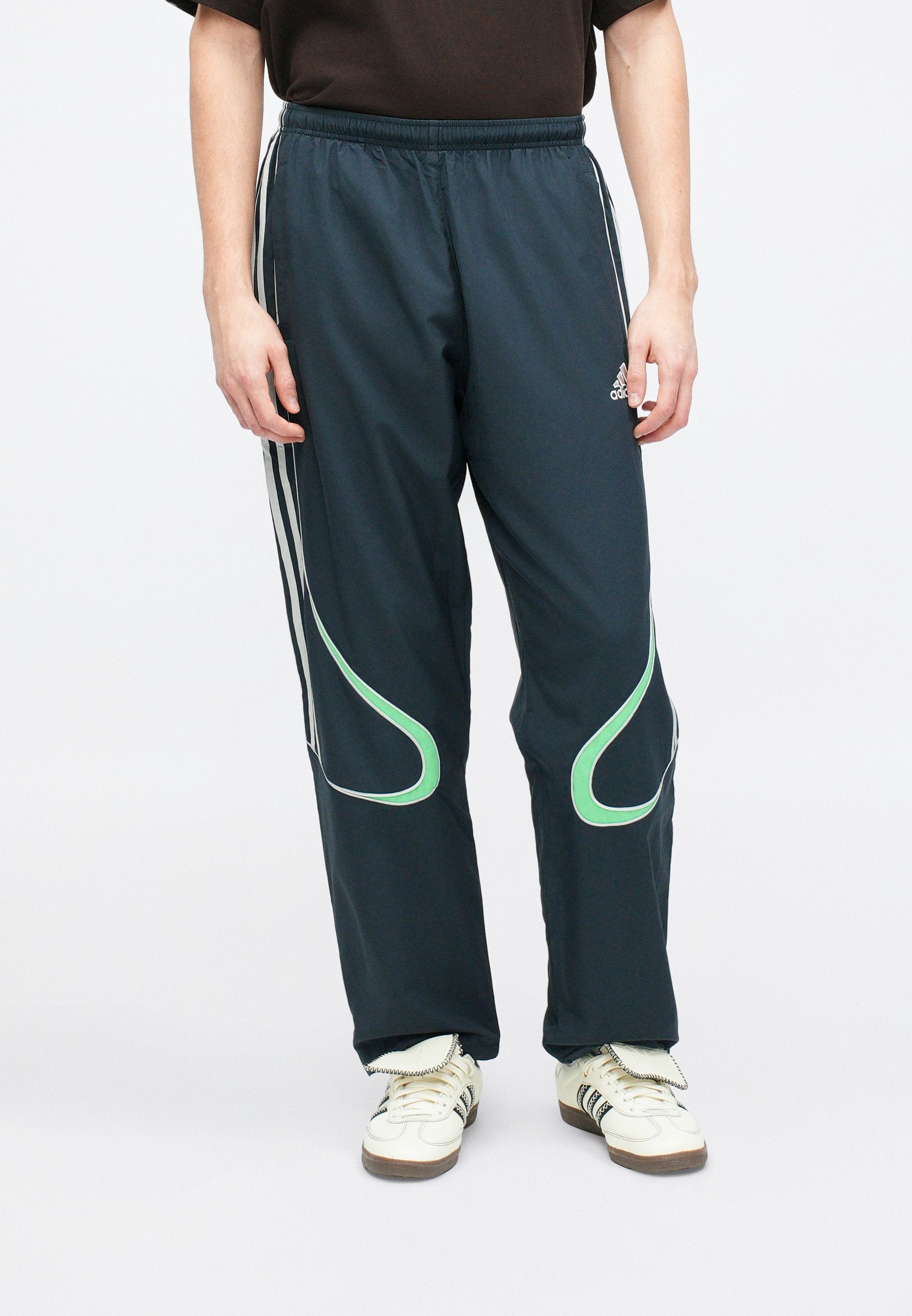 TEAMGEIST - Tracksuit bottoms - aurora ink