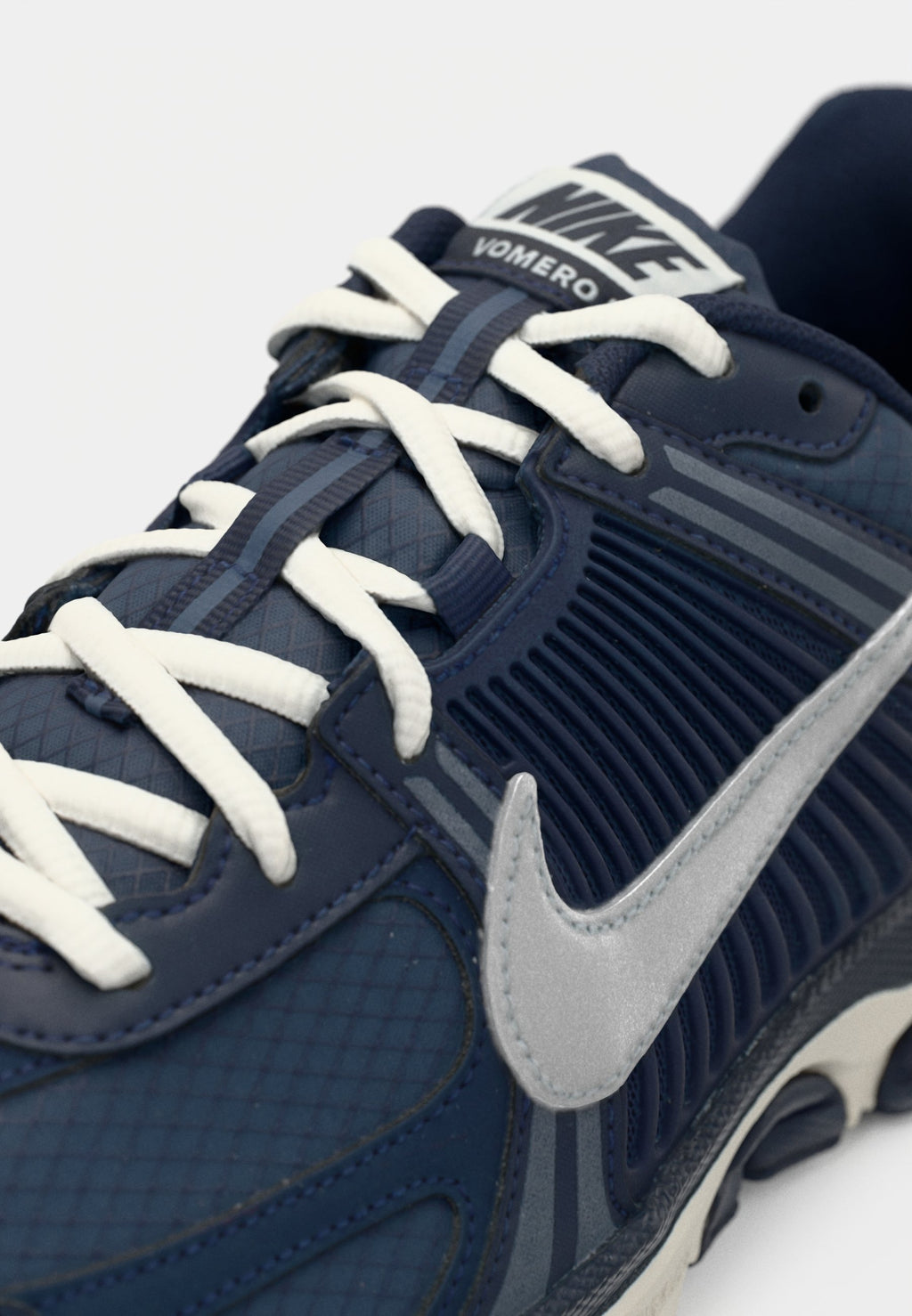 ZOOM VOMERO 5 SE TECH - Trainers - blue void/metallic silver-coloured/midnight navy/light orewood brown