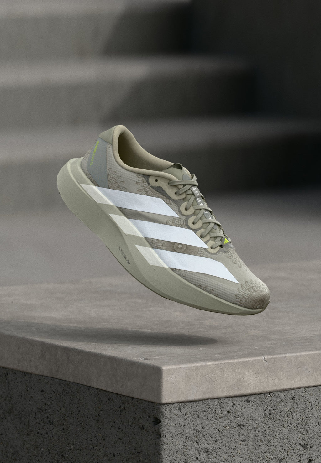 ADIZERO EVO SL - Baskets - sesame/footwear white/legacy green