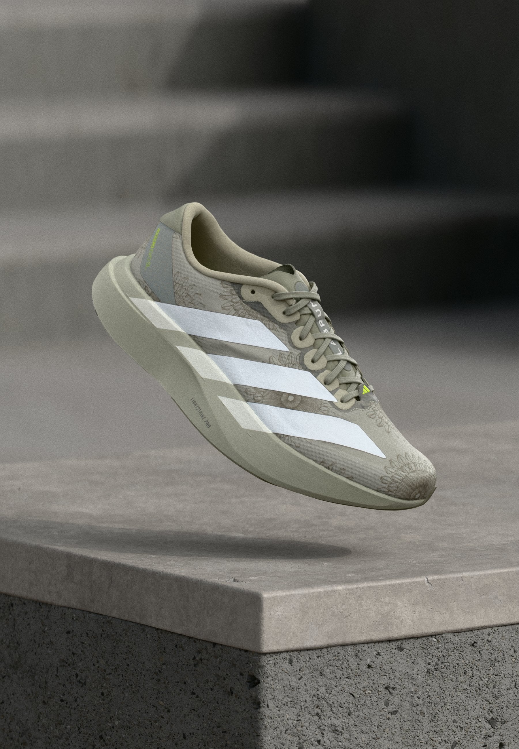 ADIZERO EVO SL - Baskets - sesame/footwear white/legacy green