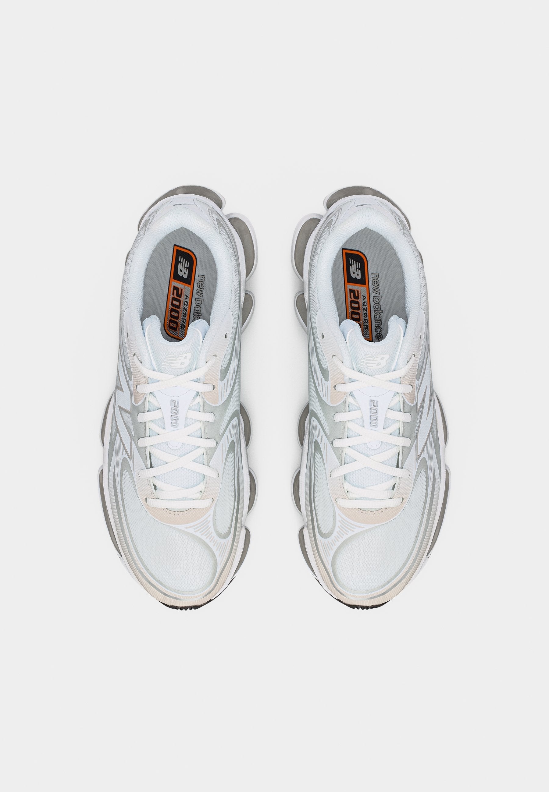 U2000 UNISEX - Trainers - white/silver-coloured metallic
