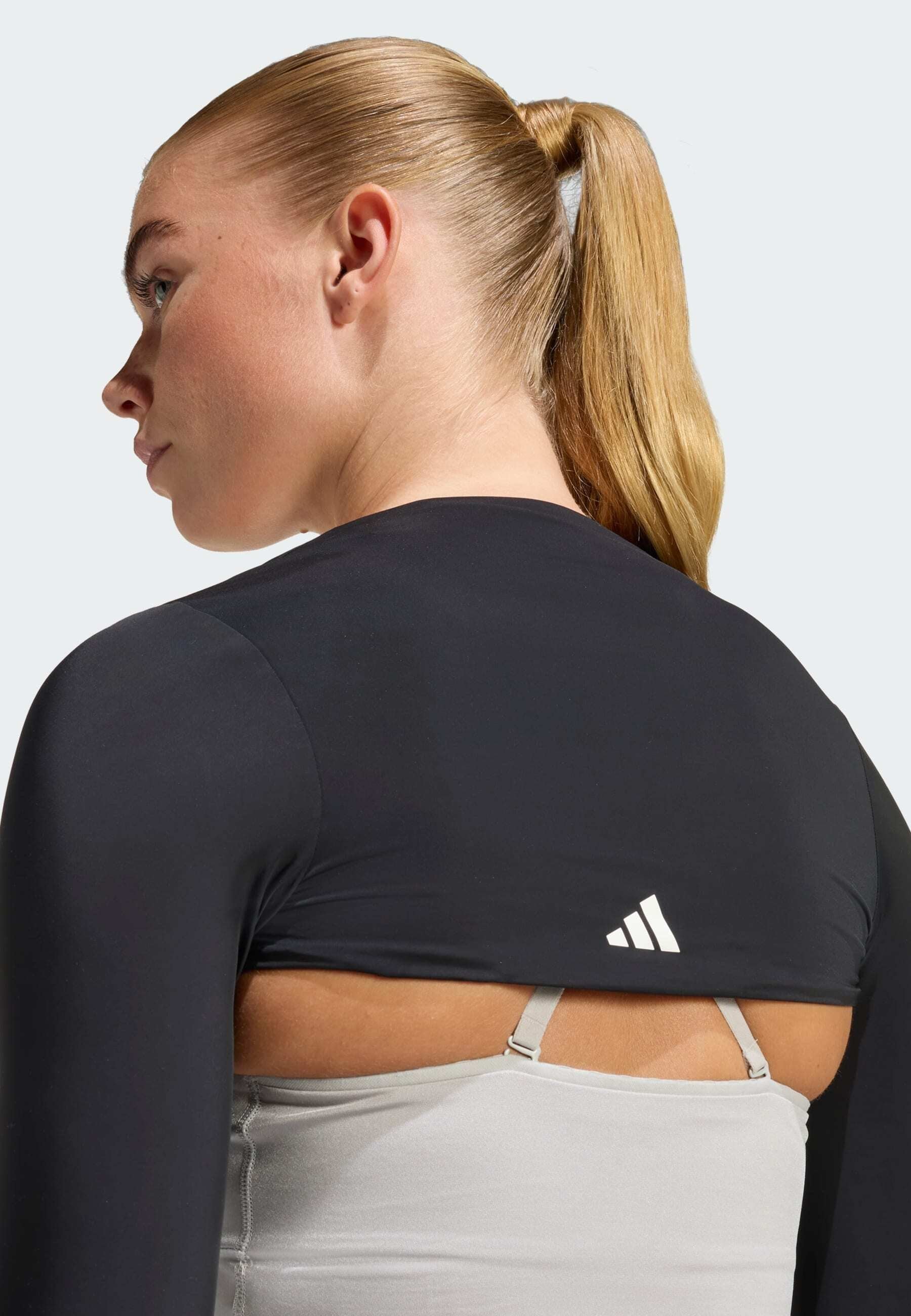 POWER ESSENTIALS WORKOUT CONTOUR SHRUG - Long sleeved top - black