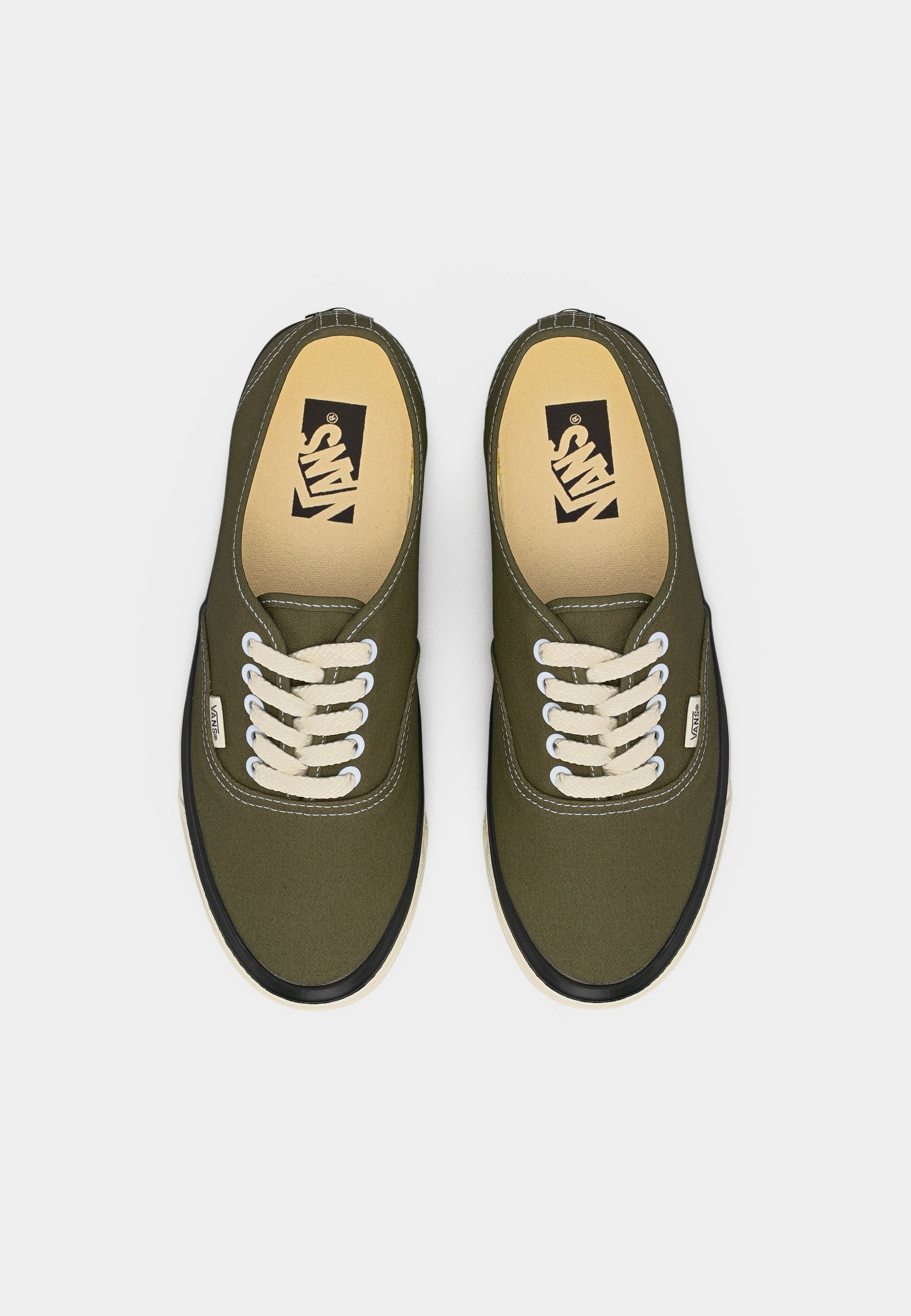 PREMIUM AUTHENTIC 44 DECK - Trainers - olive