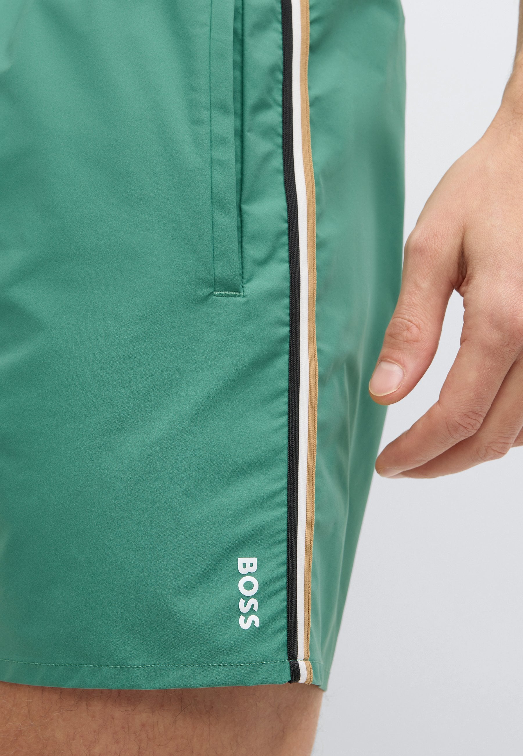 ICONIC - Swimming shorts - open green