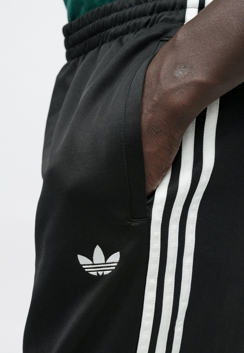 LOOSE  - Tracksuit bottoms - black/white