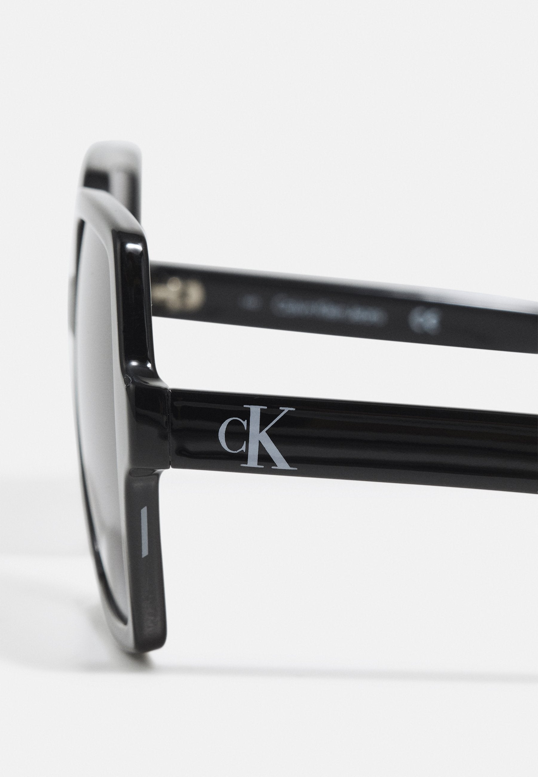 Sunglasses - black