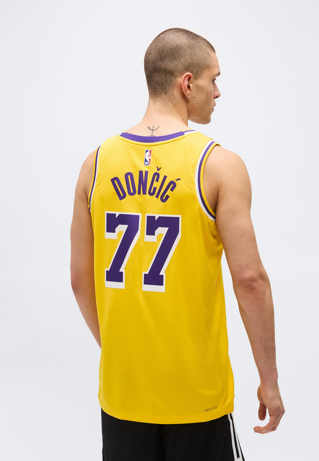 LOS ANGELES LAKERS LUKA DONČIĆ ICON - Club wear - amarillo