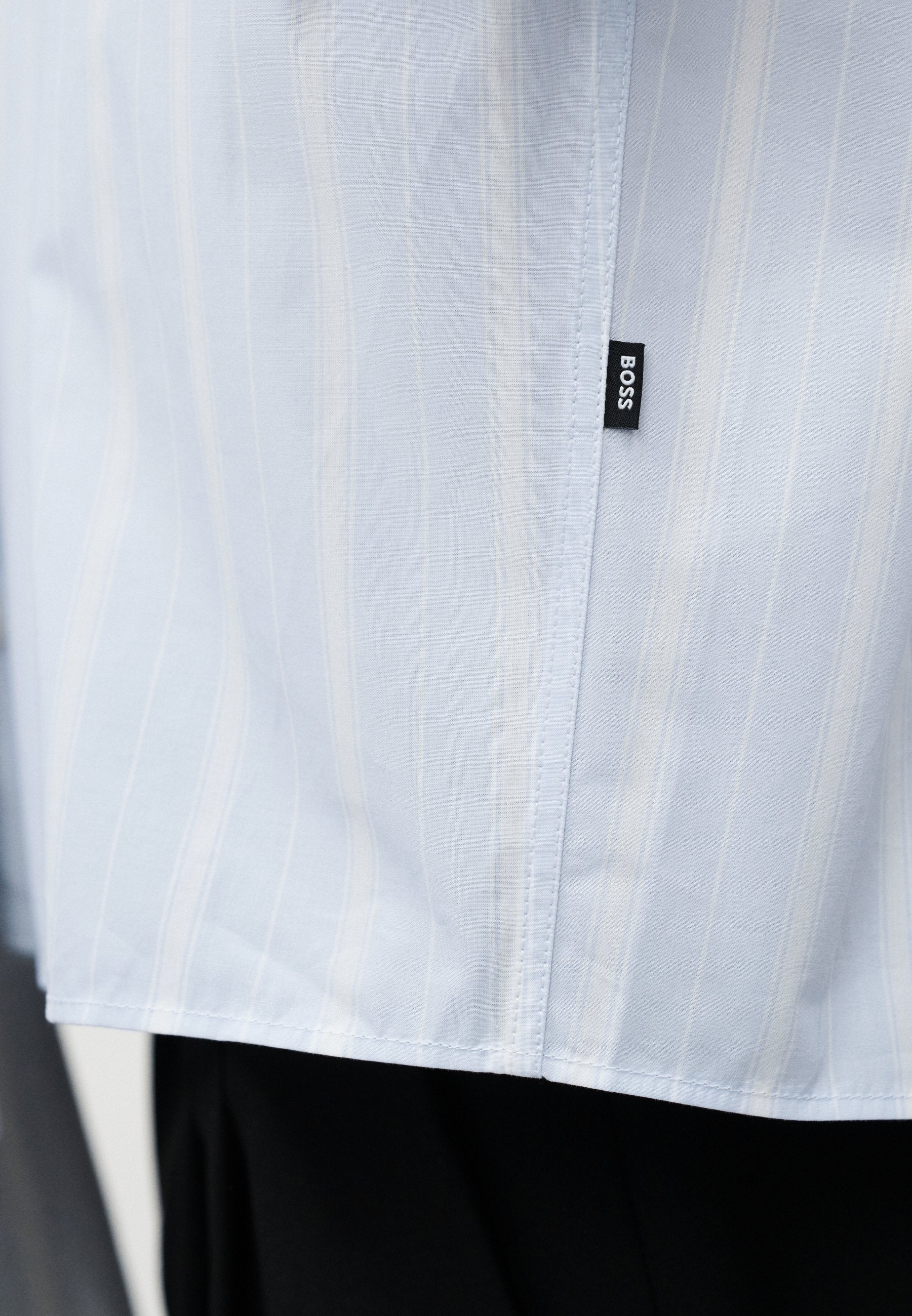 CODY SHIRT CROPPED UNISEX - Button-down blouse - white/blue