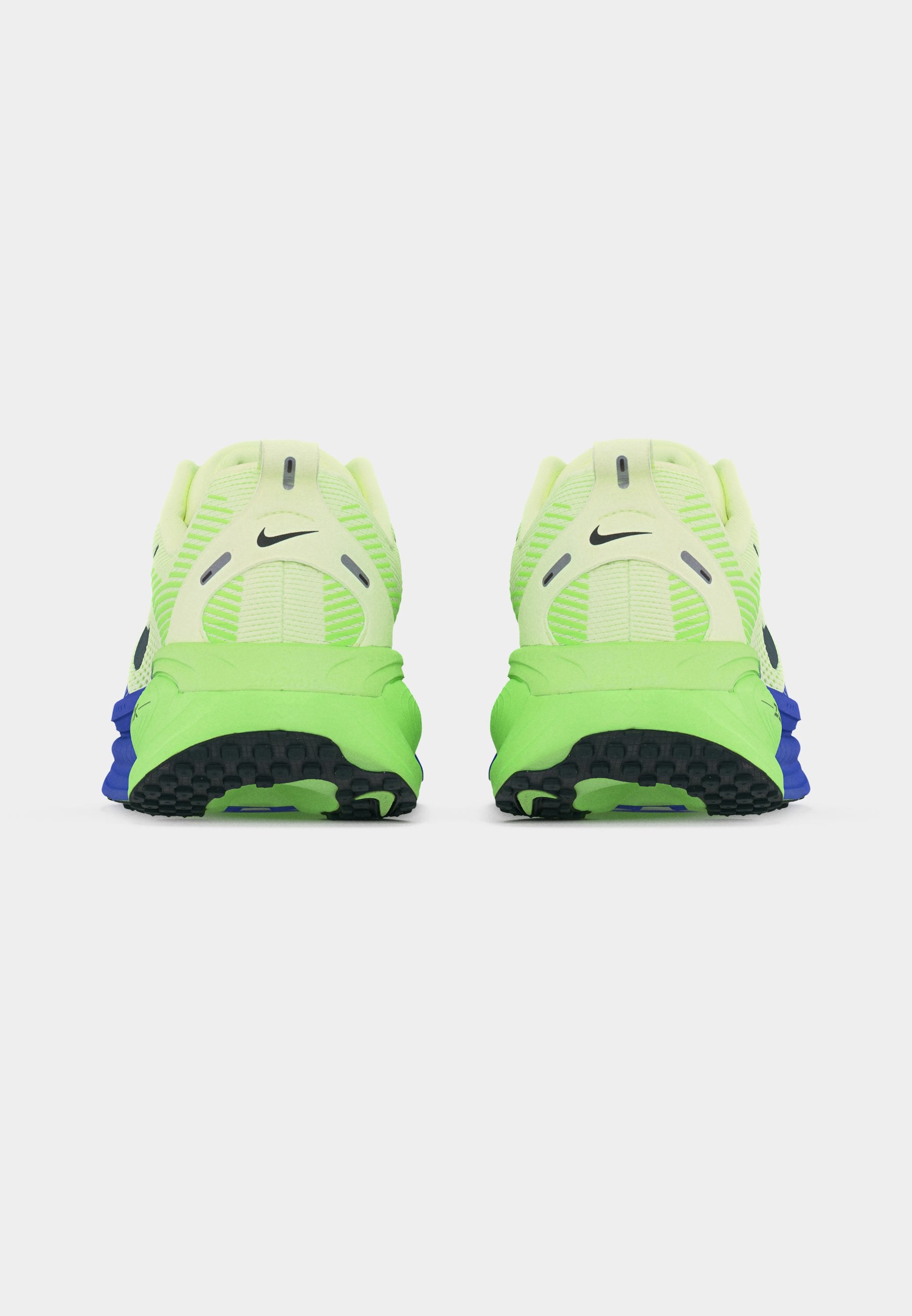 VOMERO UNISEX - Road running shoes - white/black spruce/volt tint/sapphire/lime blast