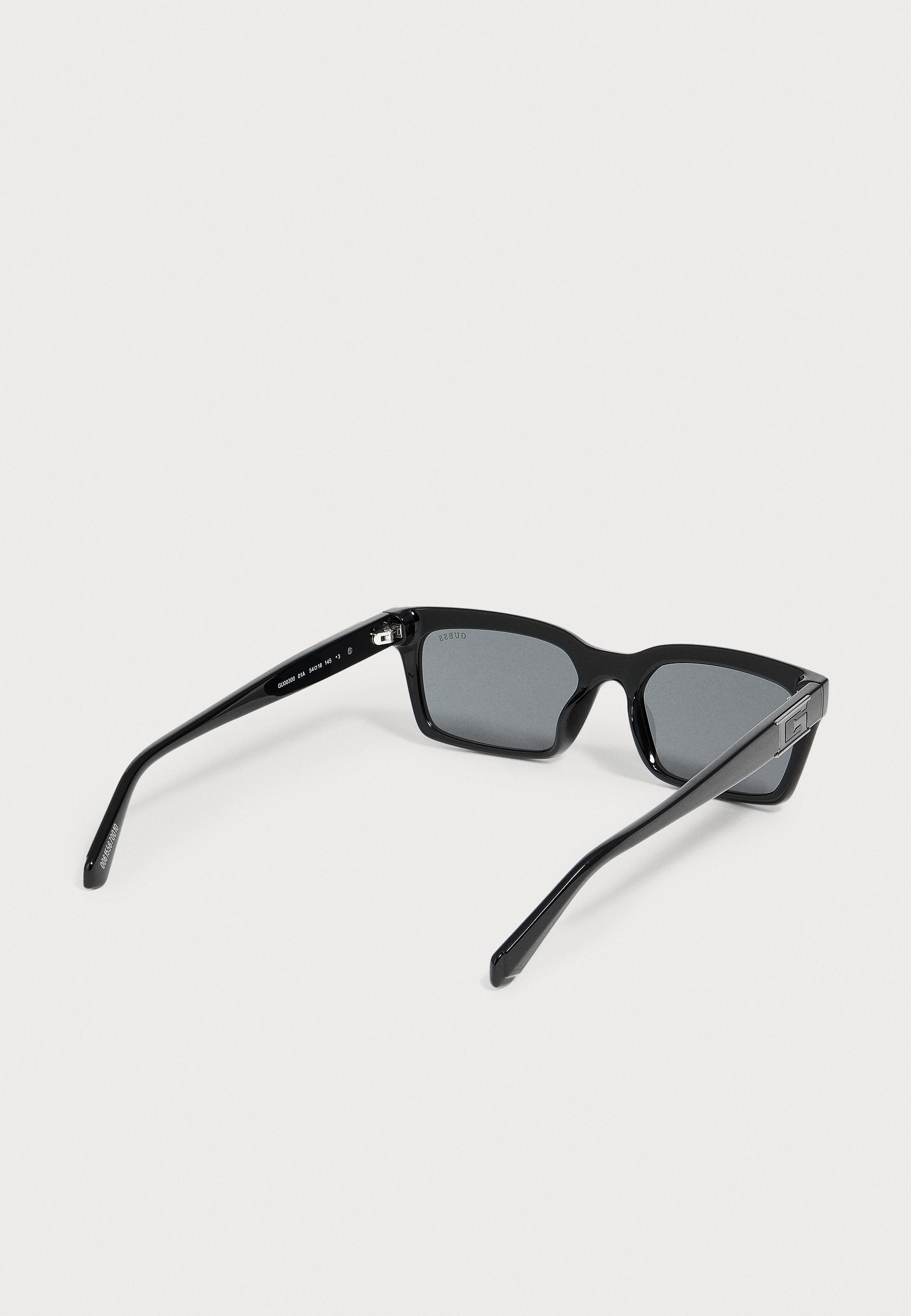 Sunglasses - black