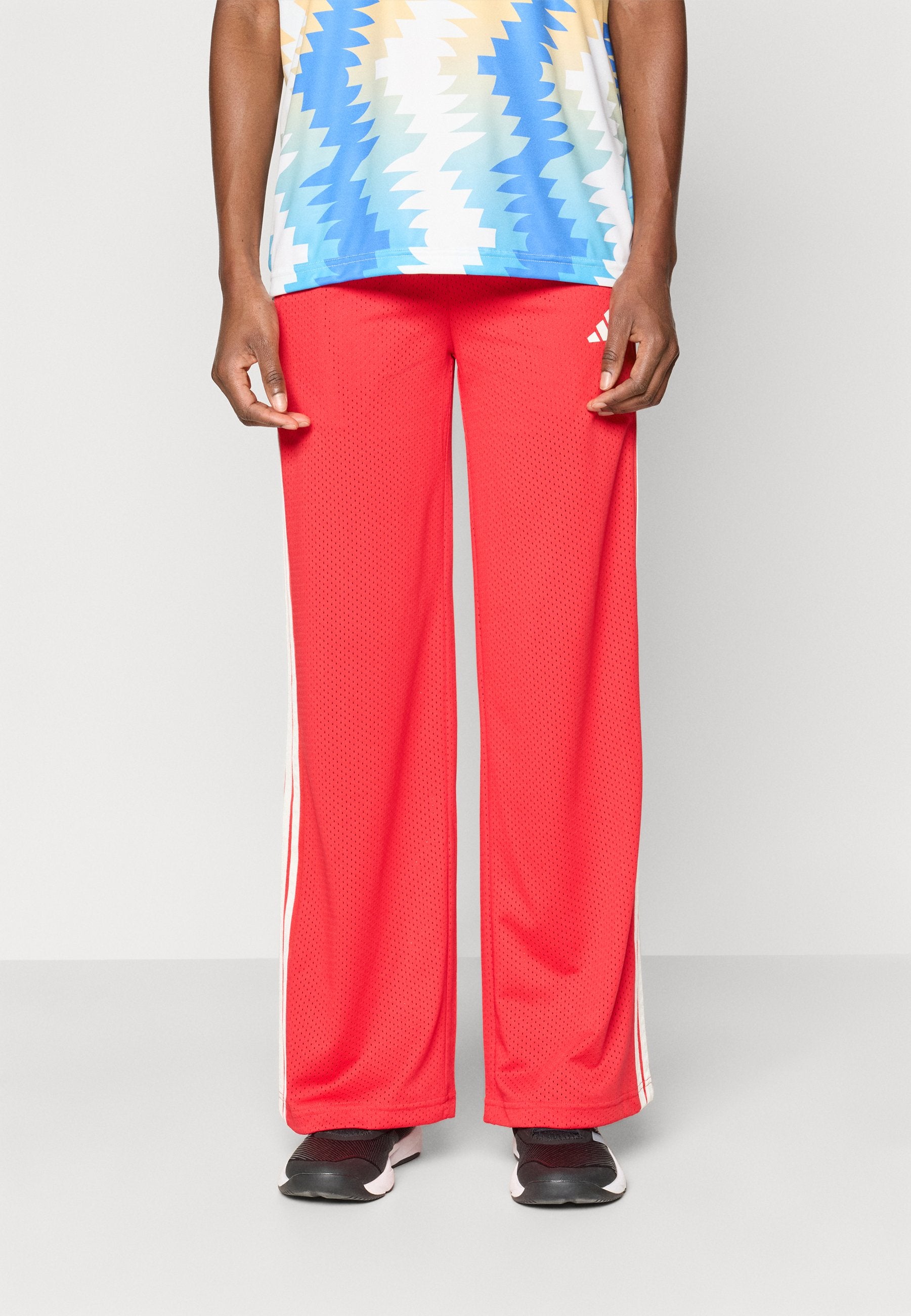 STADIUM MESH - Tracksuit bottoms - pure ruby/off white/crystal linen