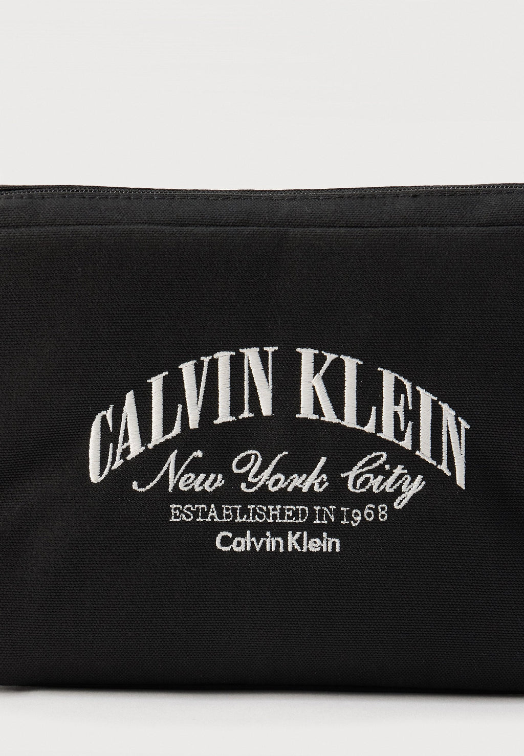 GRAPHIC POUCH - Wash bag - black