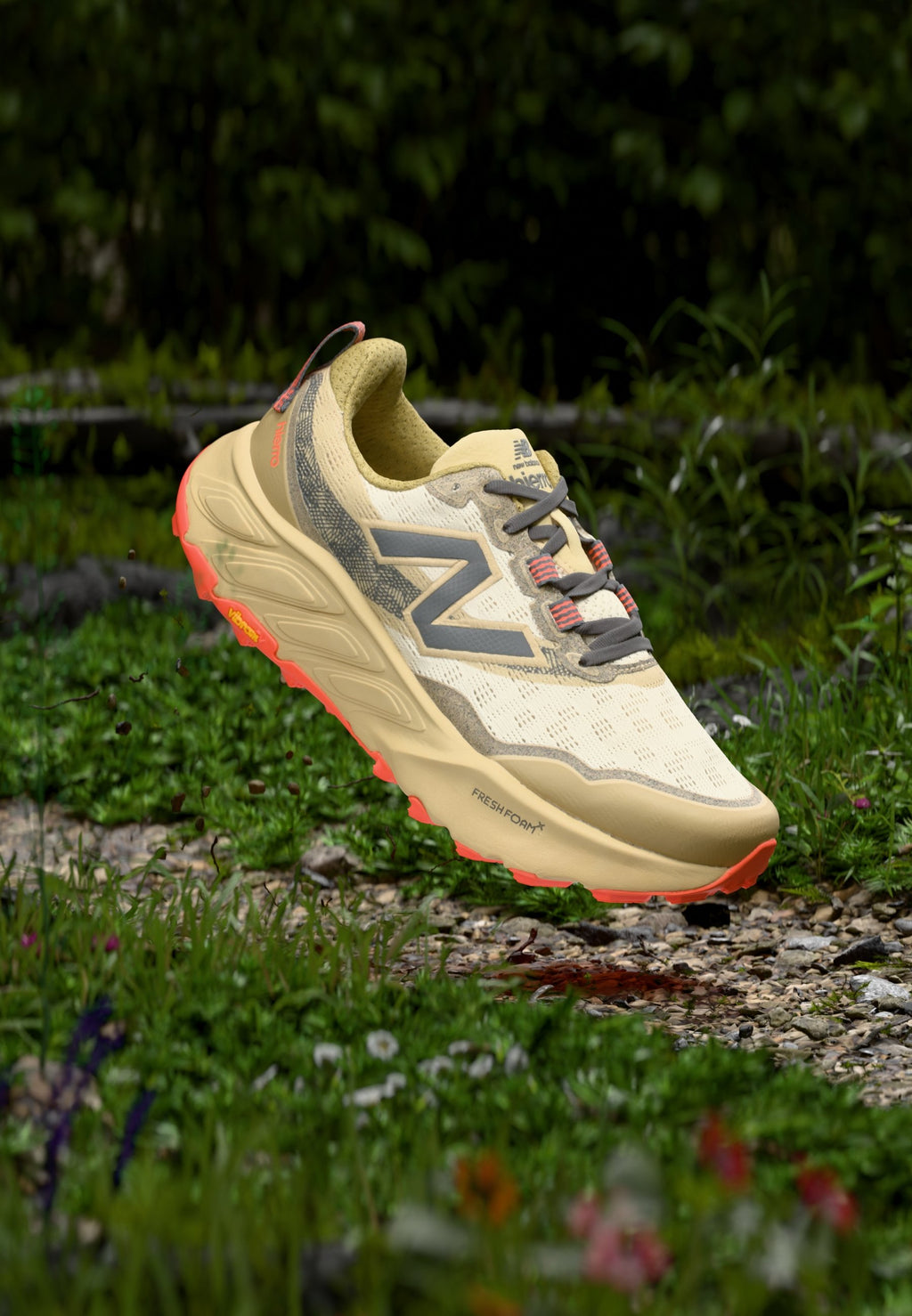 HIERRO V9 - Trail running shoes - linen