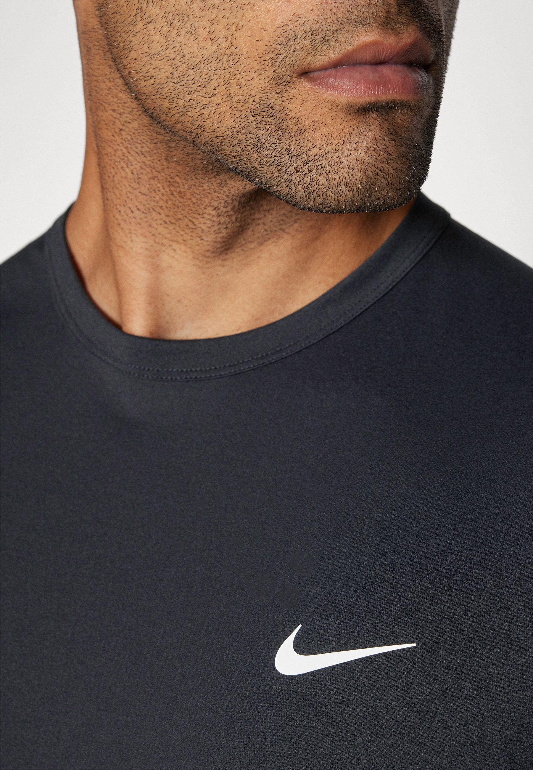 HYVERSE - Sports T-shirt - schwarz