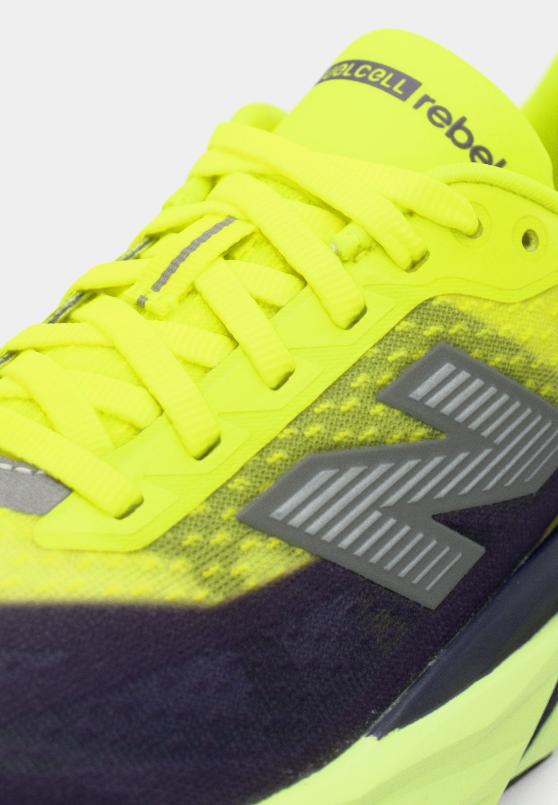 REBEL V5 - Road running shoes - alkaline green