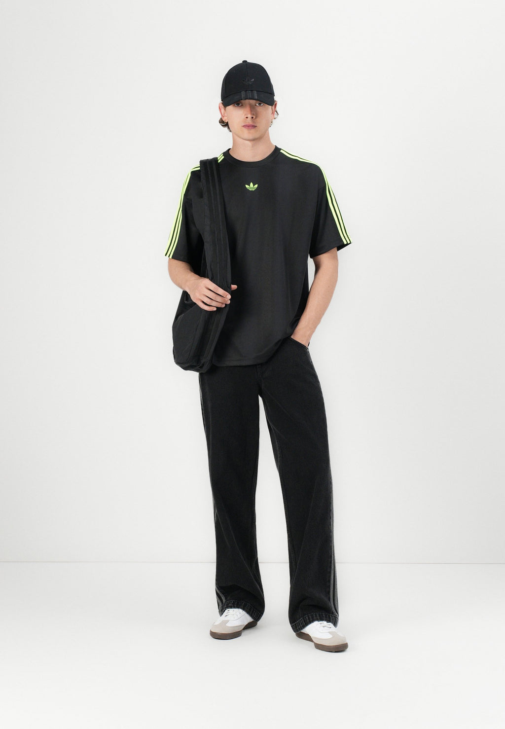 JACQUARD JERSEY - Print T-shirt - black/signal green
