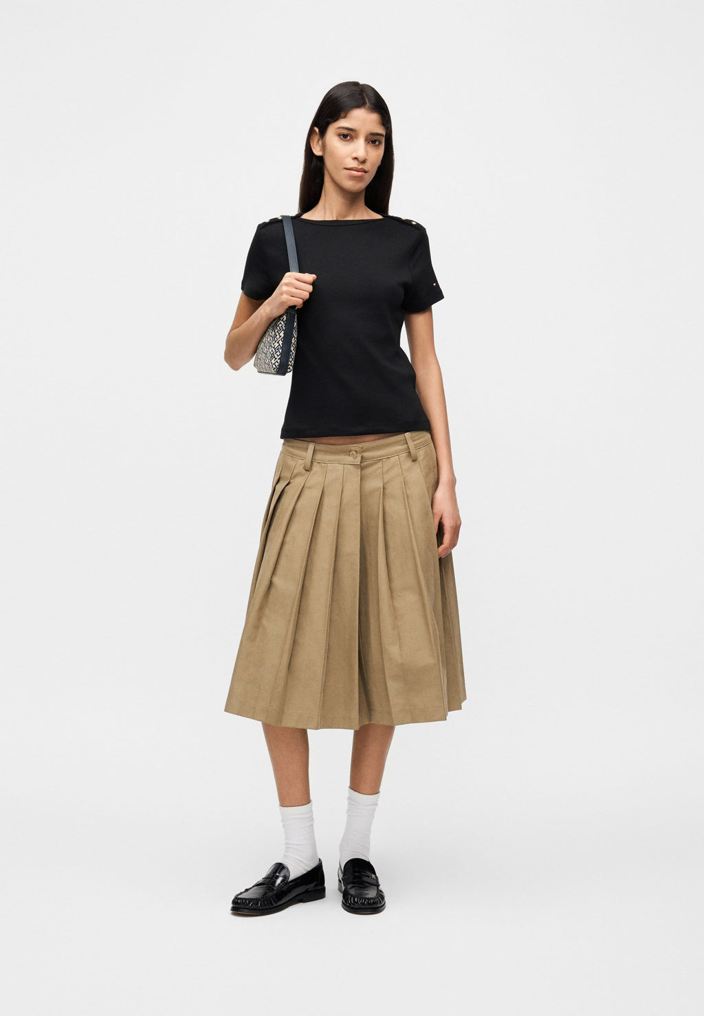 GOLD-TONE BUTTON SLIM BOAT NECK T-SHIRT - Print T-shirt - black