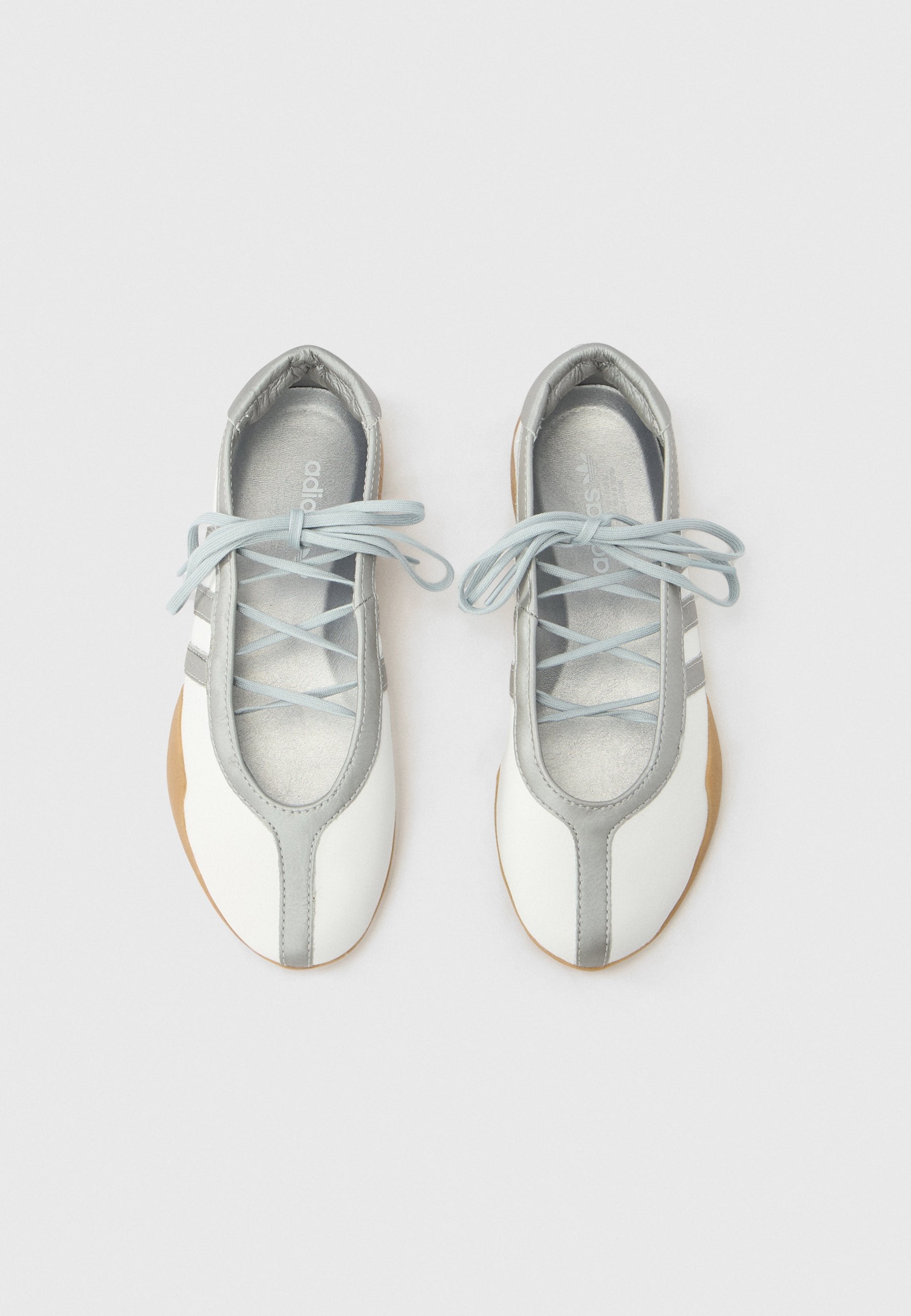 TAEKWONDO MEI BALLERINA - Ballerines - blanc/argenté/gomme