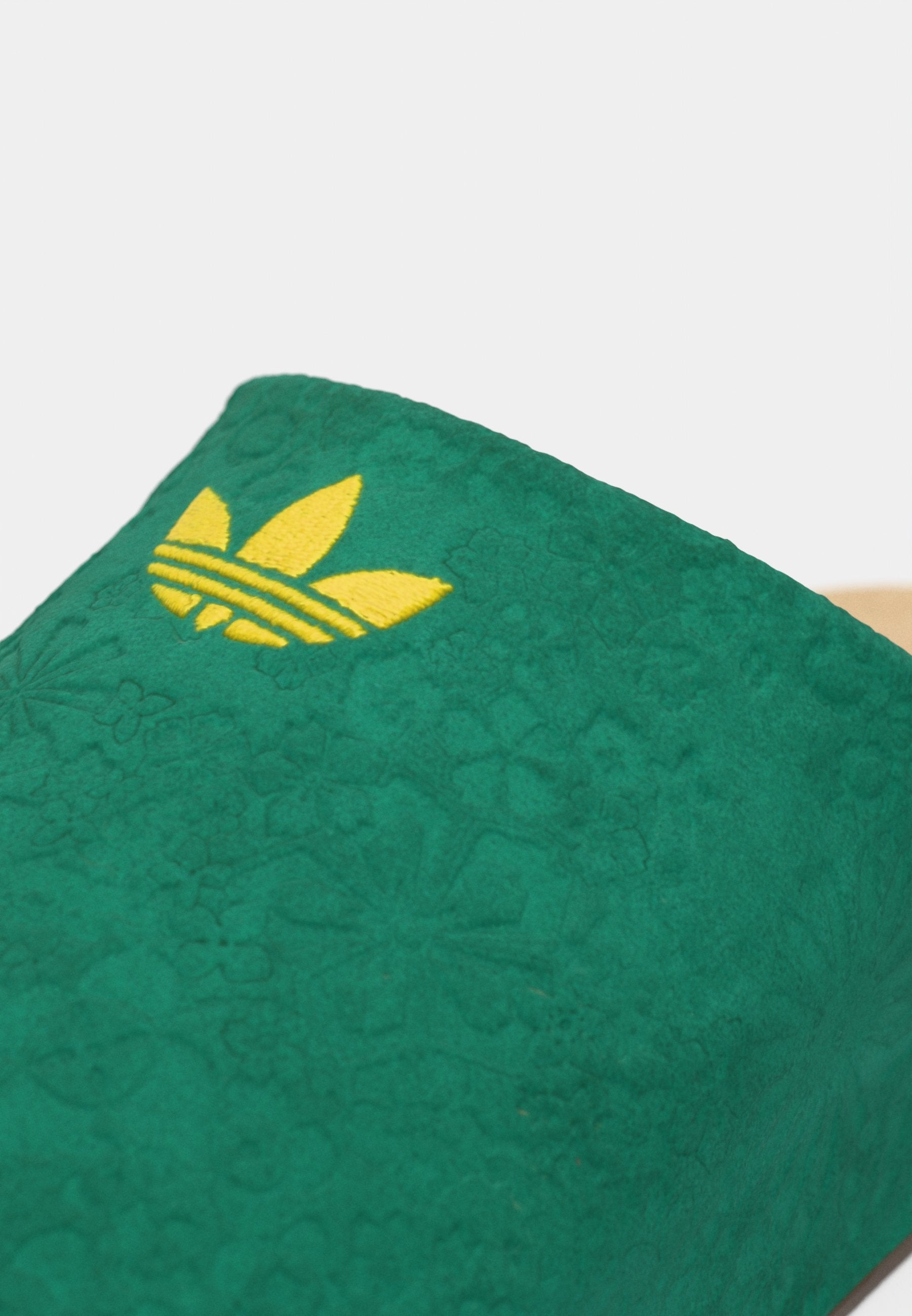 ADIMULE W X LIBERTY - Chaussons - vert vif/jaune éqt