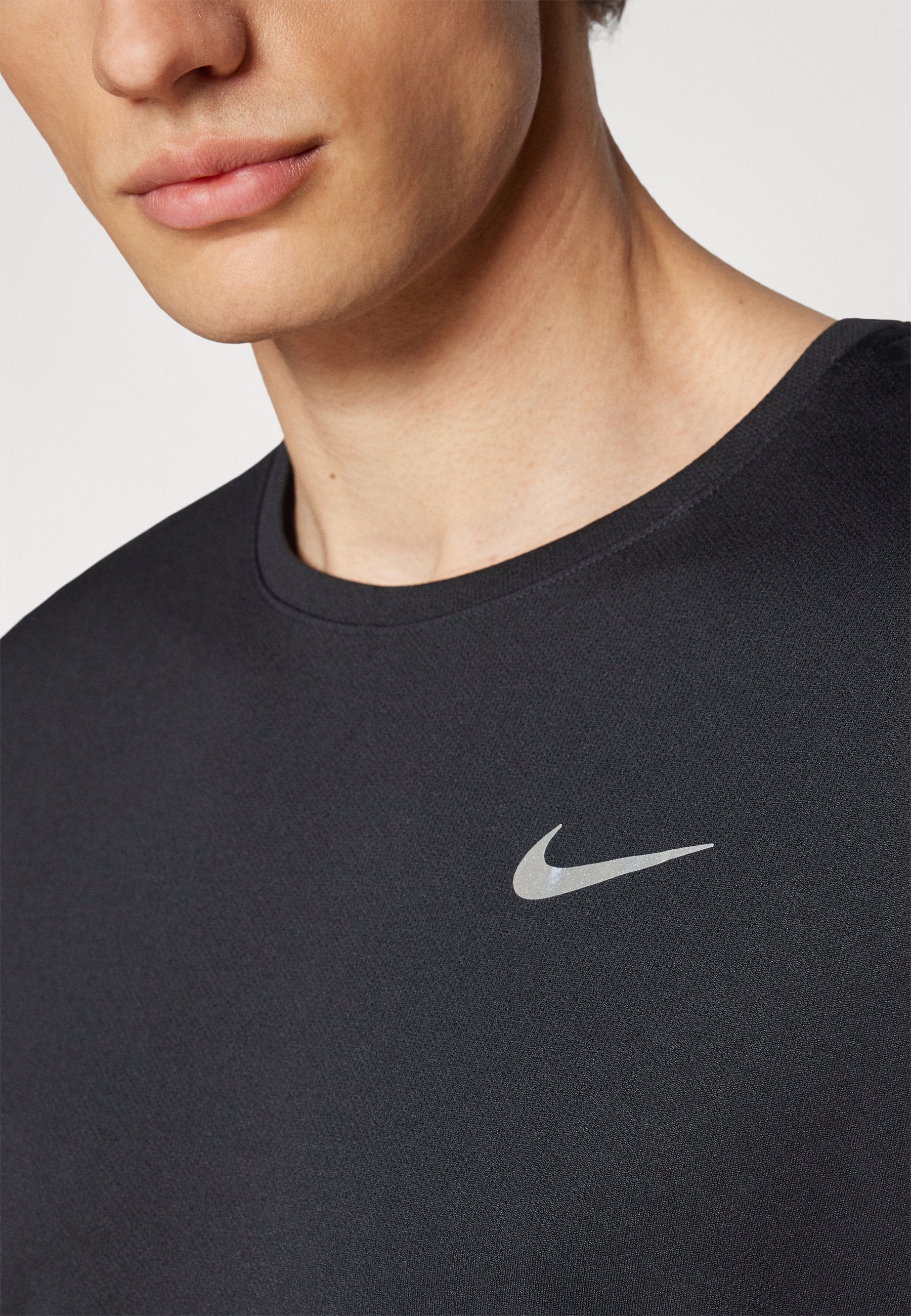 MILER - Sports T-shirt - black/reflective silver