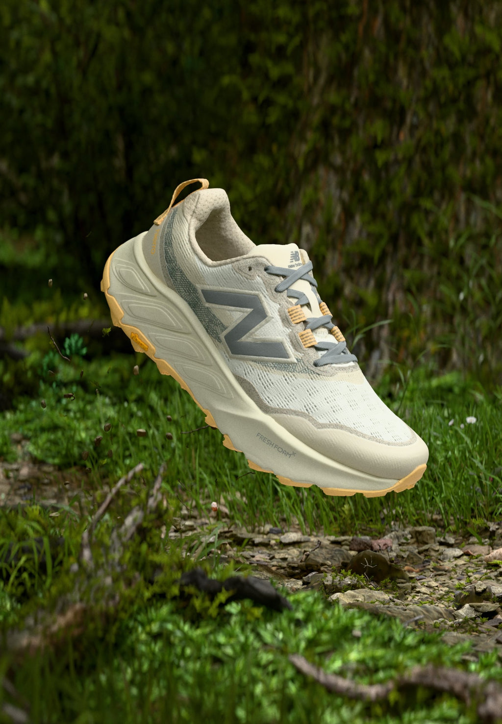 HIERRO V9 - Trail running shoes - sea salt