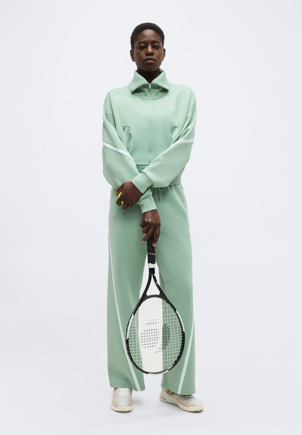 NIKECOURT ADVANTAGE - Tracksuit bottoms - steam/white