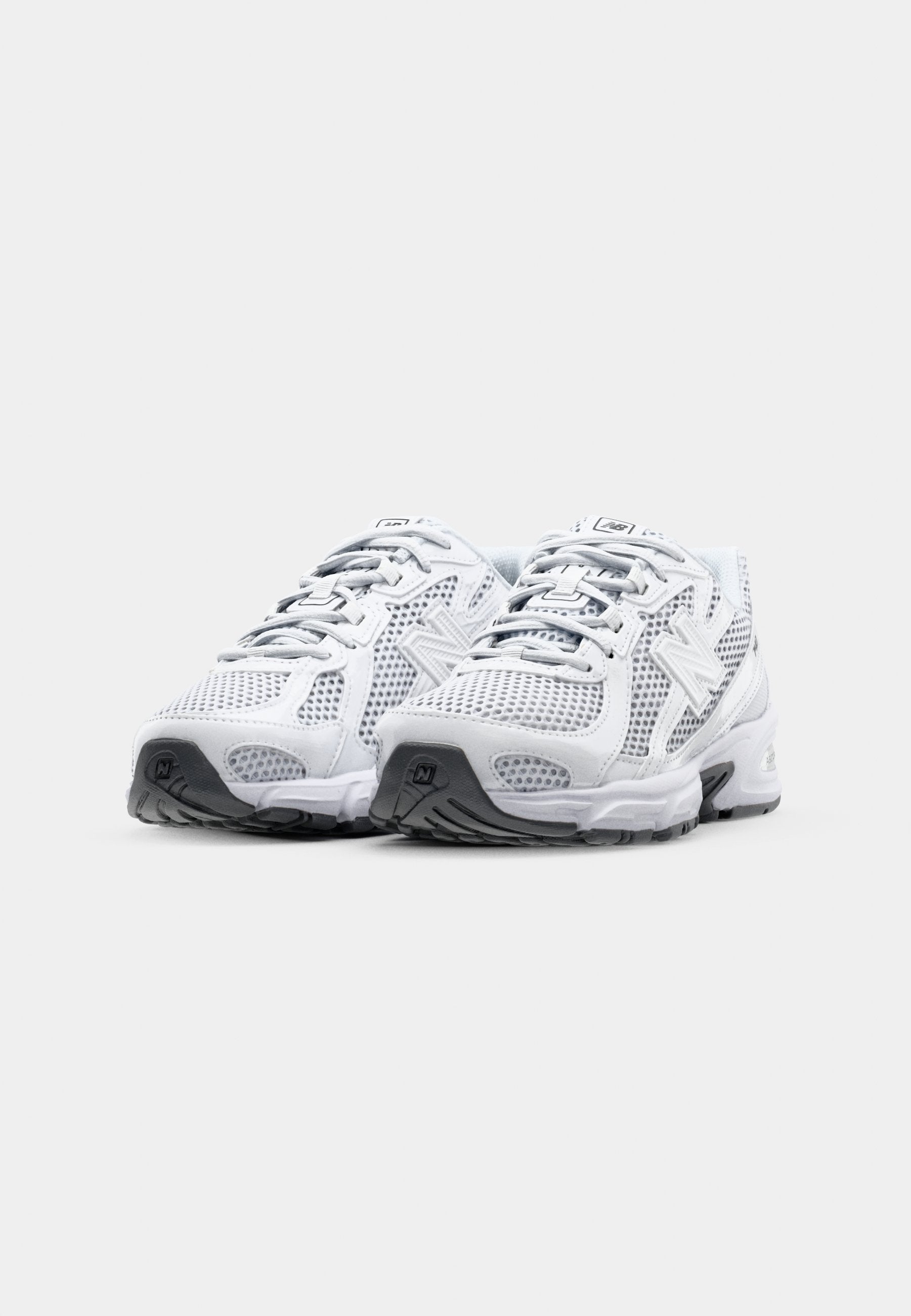U740 UNISEX - Trainers - white