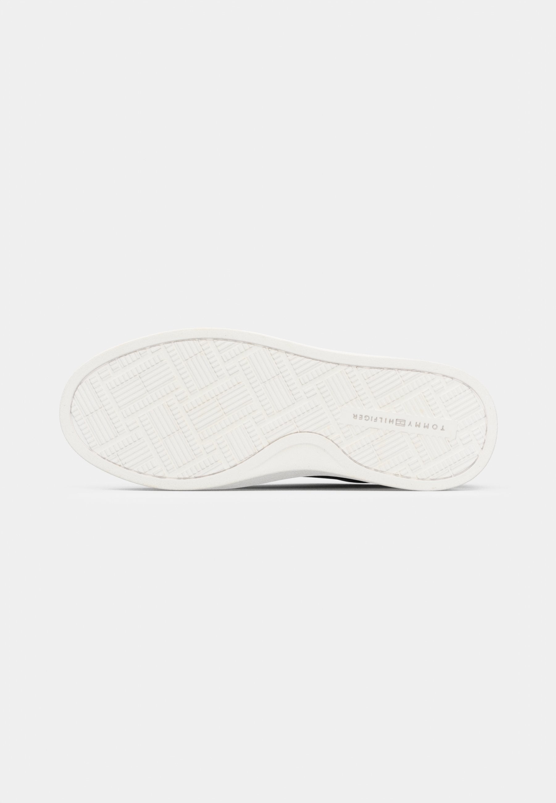 Trainers - black