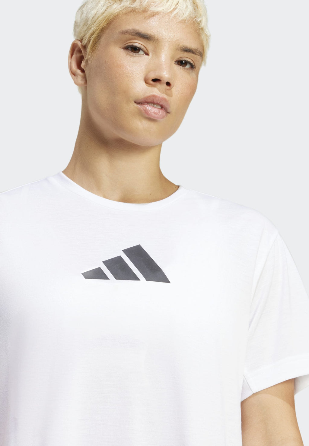ADIDAS WORKOUT ESSENTIALS BIG PERFORMANCE LOGO TRAINING - Print T-shirt - white
