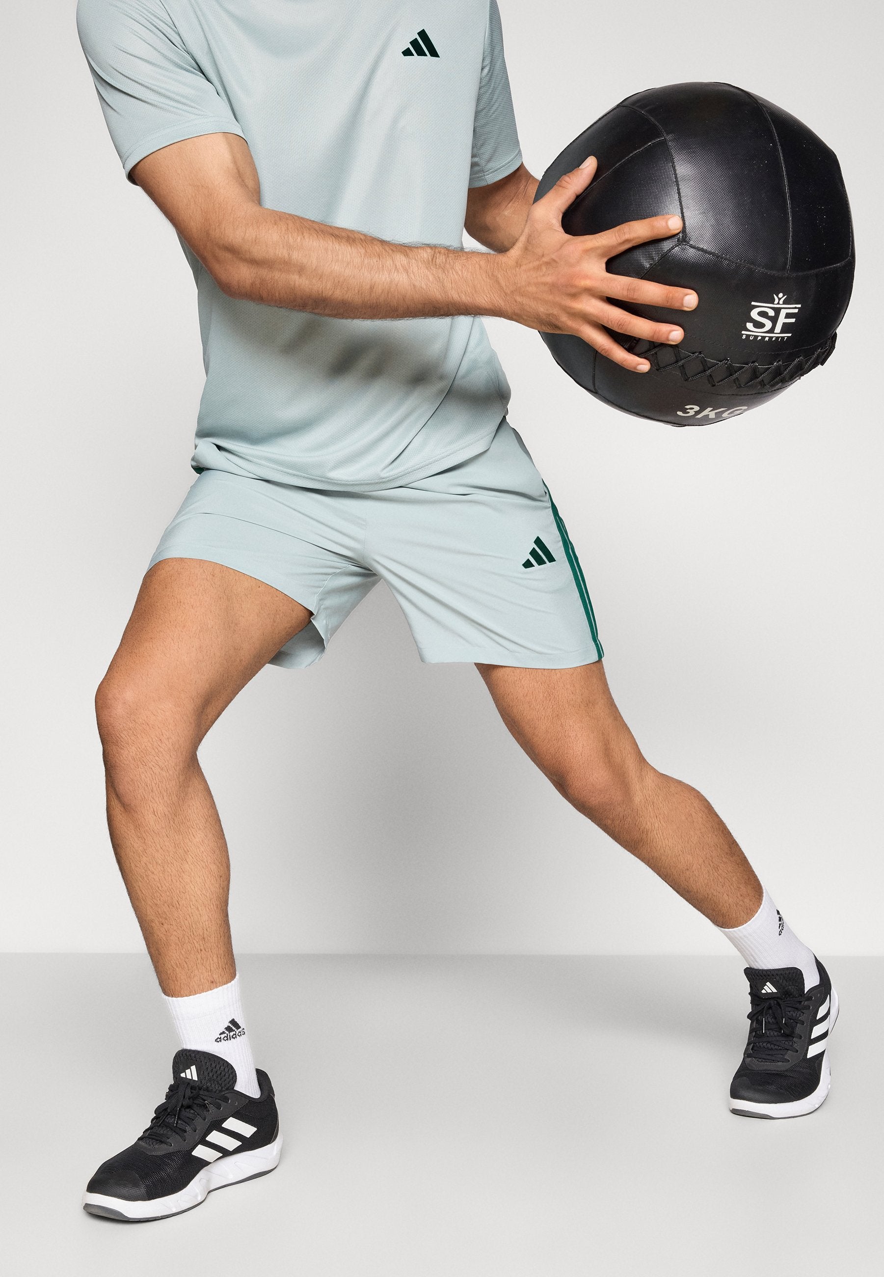 M 3S CHELSEA B - Sports shorts - sage/collegiate green