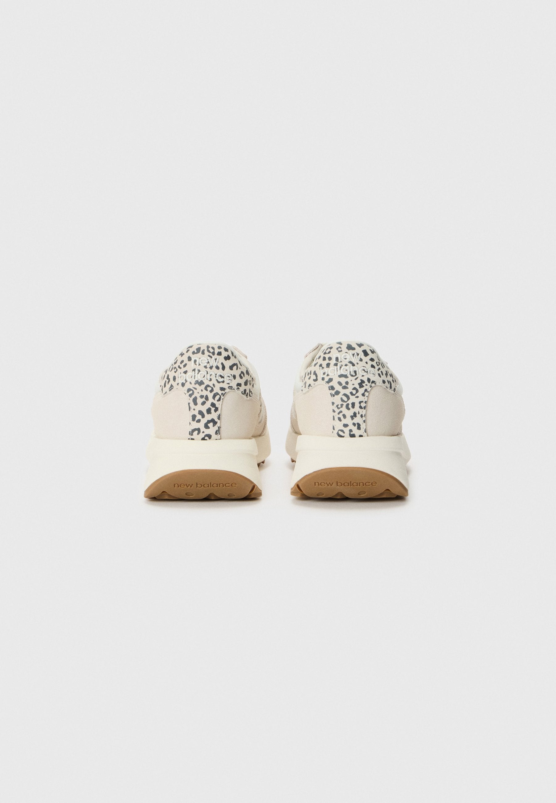 Trainers - leopard beige