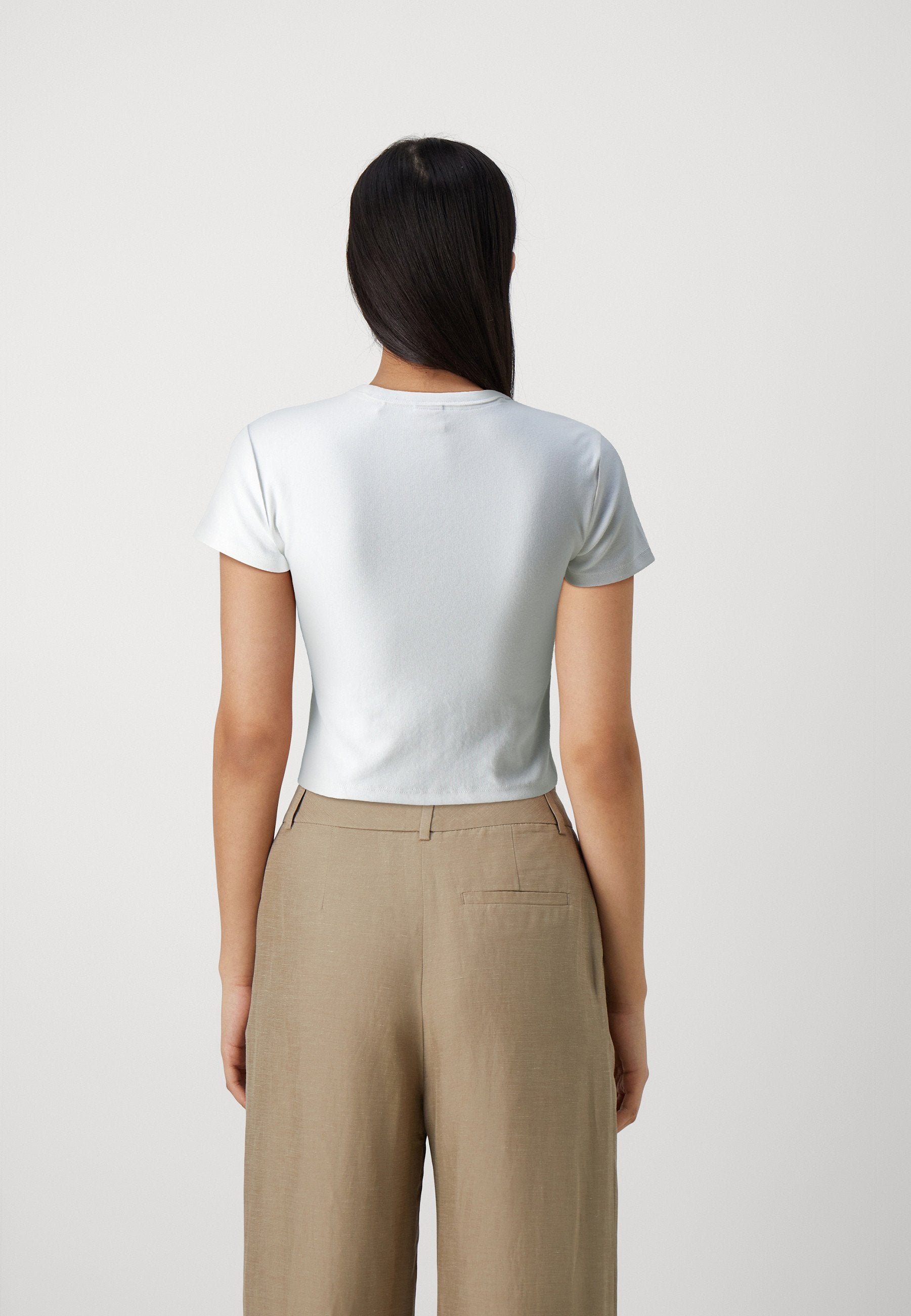 DELANOR - Basic T-shirt - white