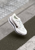 PEGASUS PREMIUM - Road running shoes - white/metallic silver