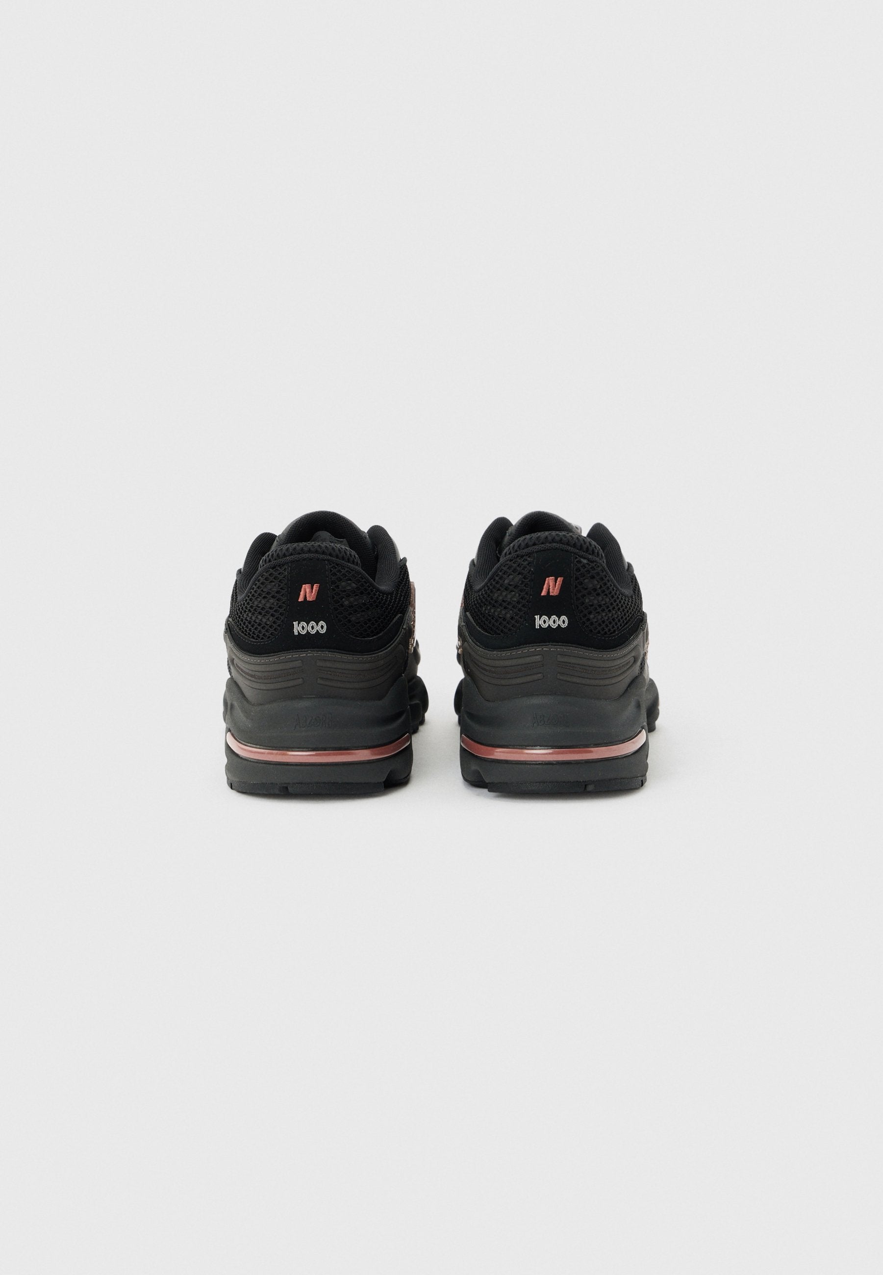 U1000 UNISEX - Baskets - noir métallisé/rouge roche