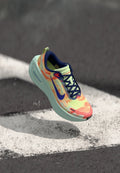 VOMERO PLUS - Road running shoes - barely volt/indigo burst/hot lava/blue void/barely green/anthracite