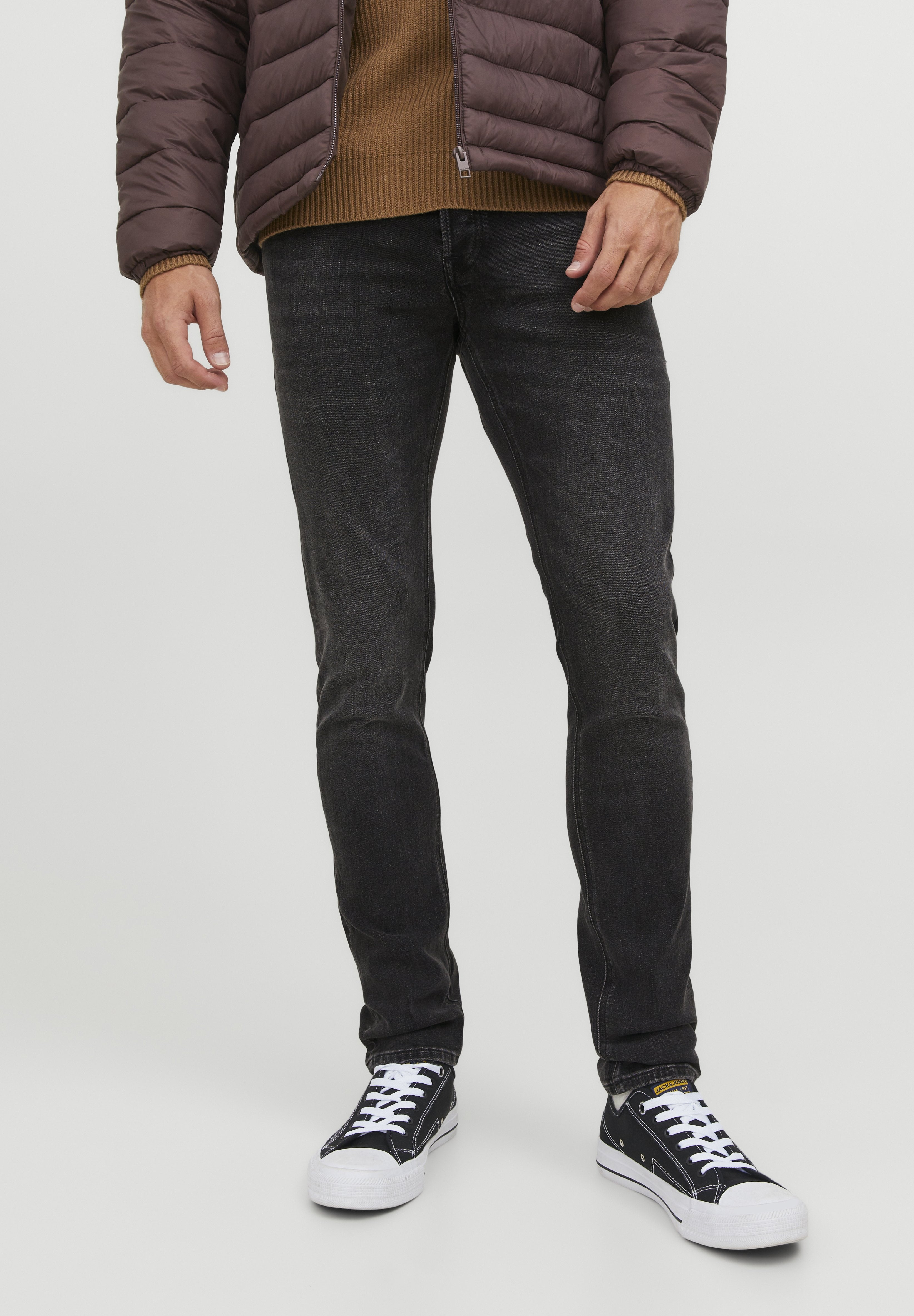 JWHGLENN Low Rise - Slim fit jeans - black denim