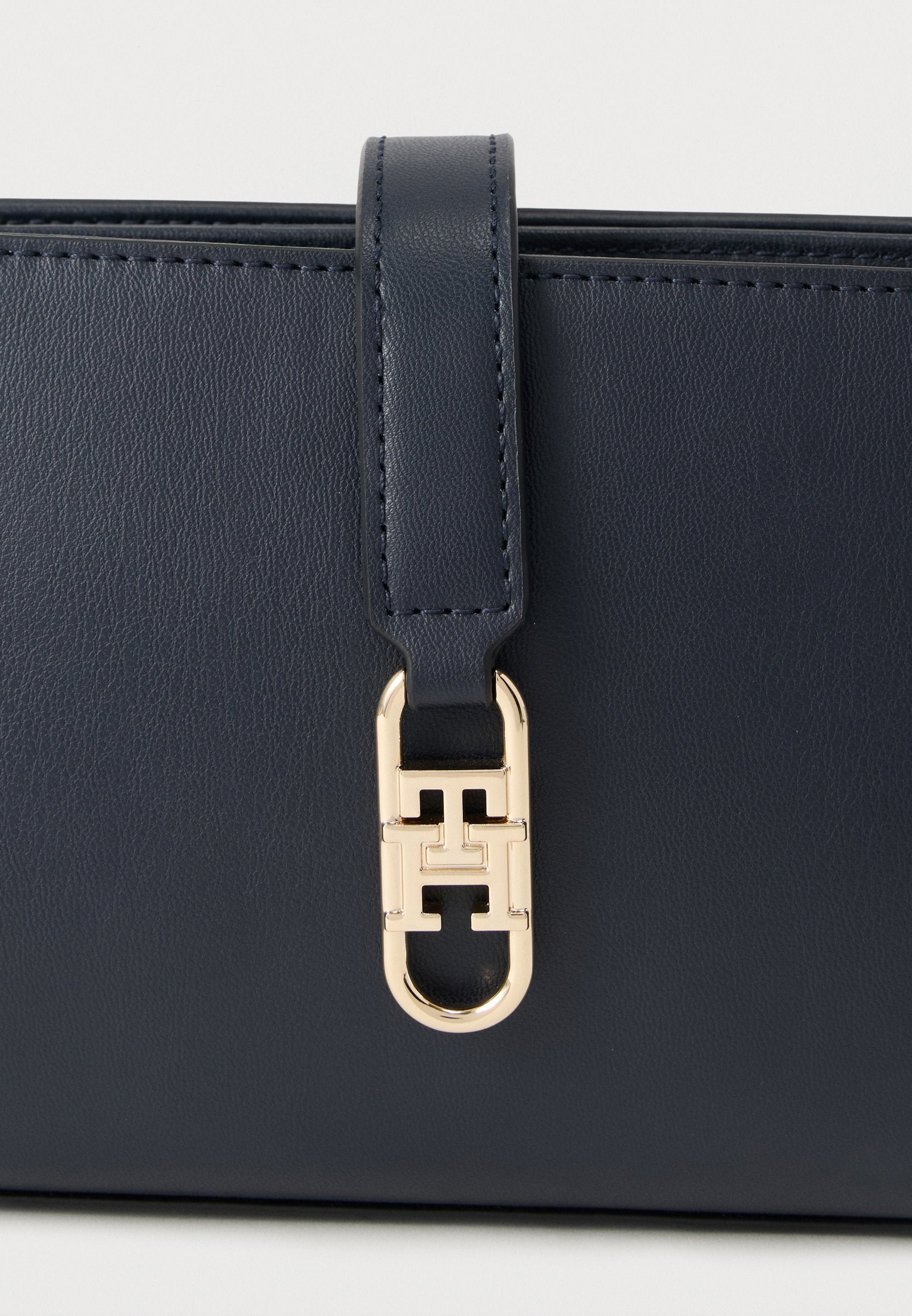 TH LIBRE CHAIN CROSSOVER - Cross body bag - space blue