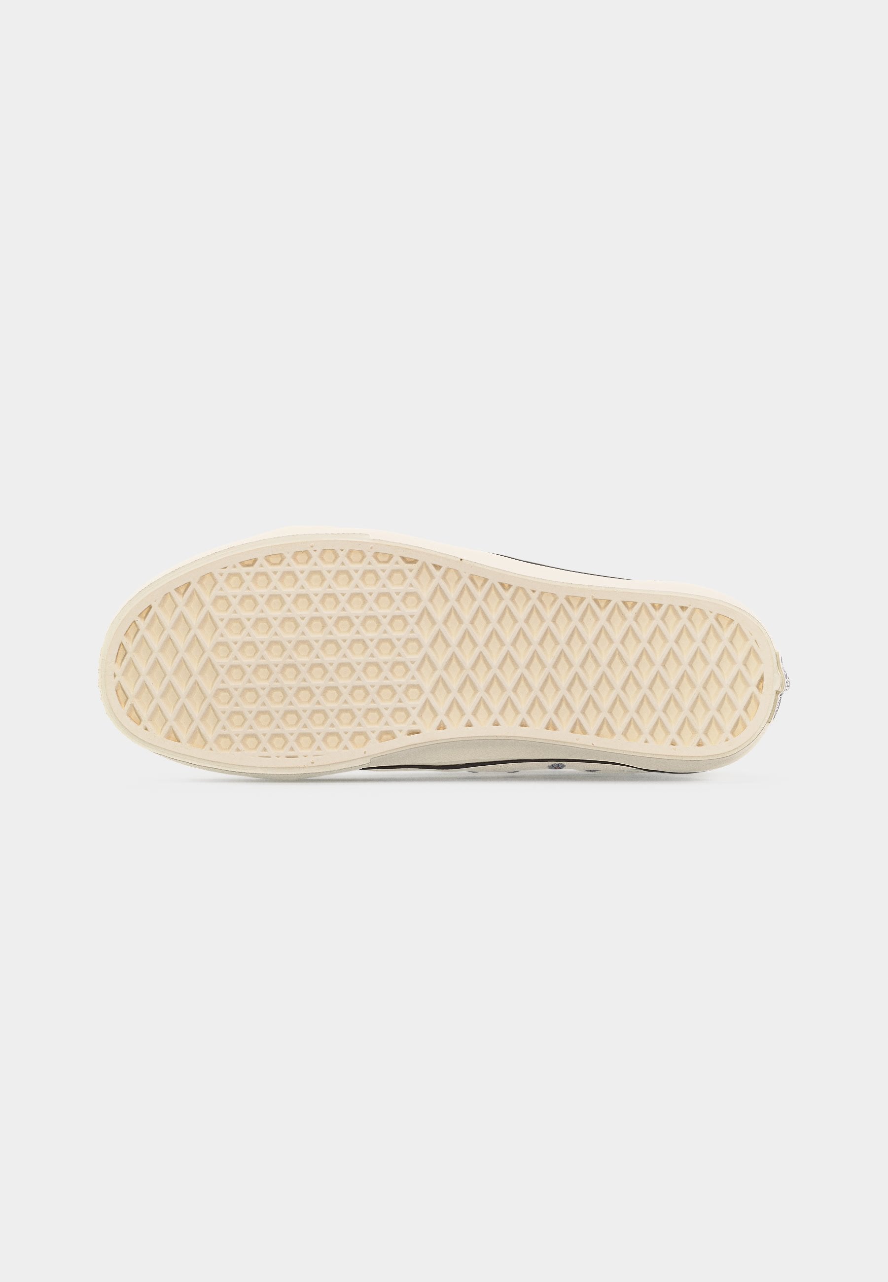 OLD SKOOL - Skate shoes - marshmallow