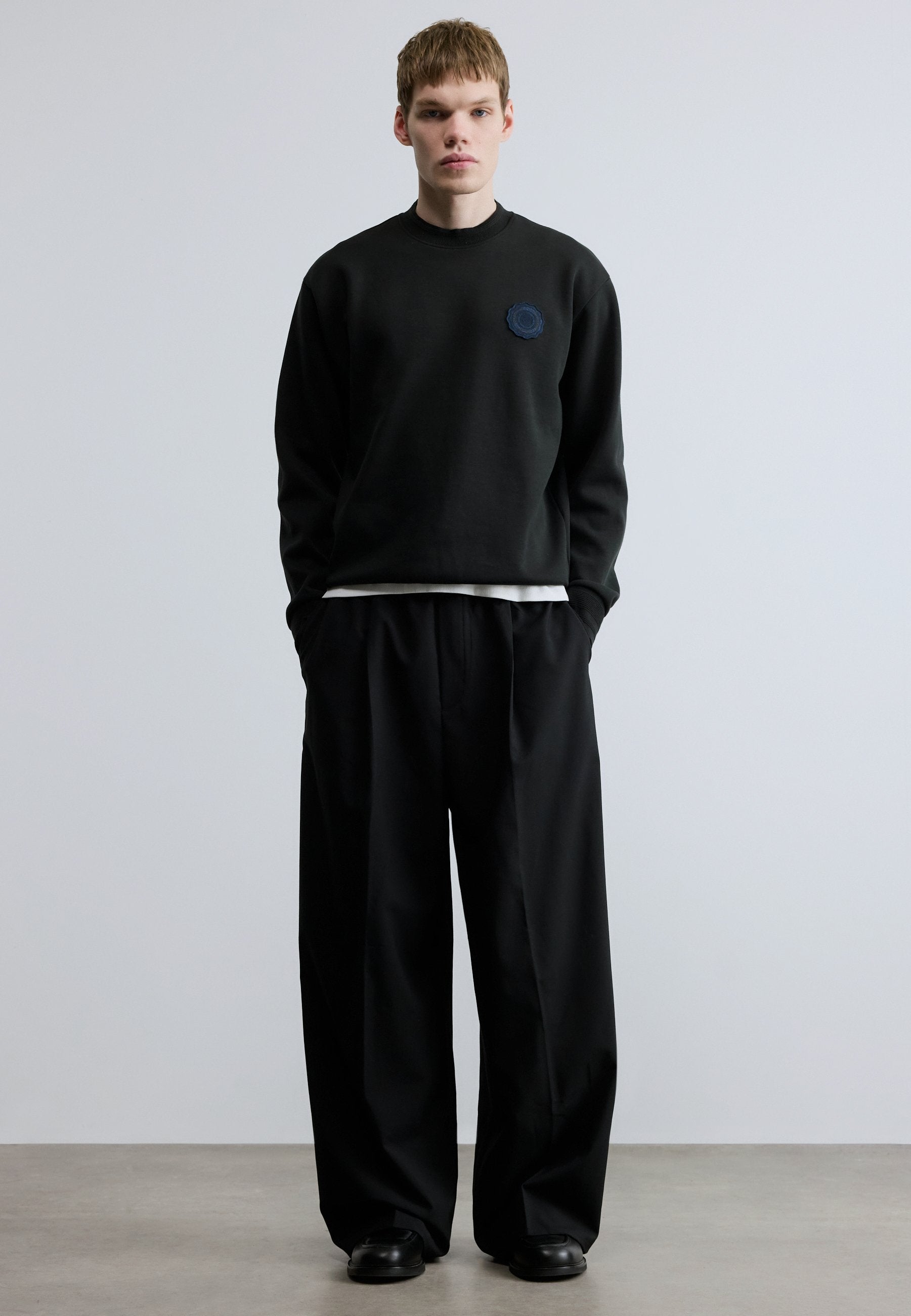 VARSITY - Sweatshirt - black