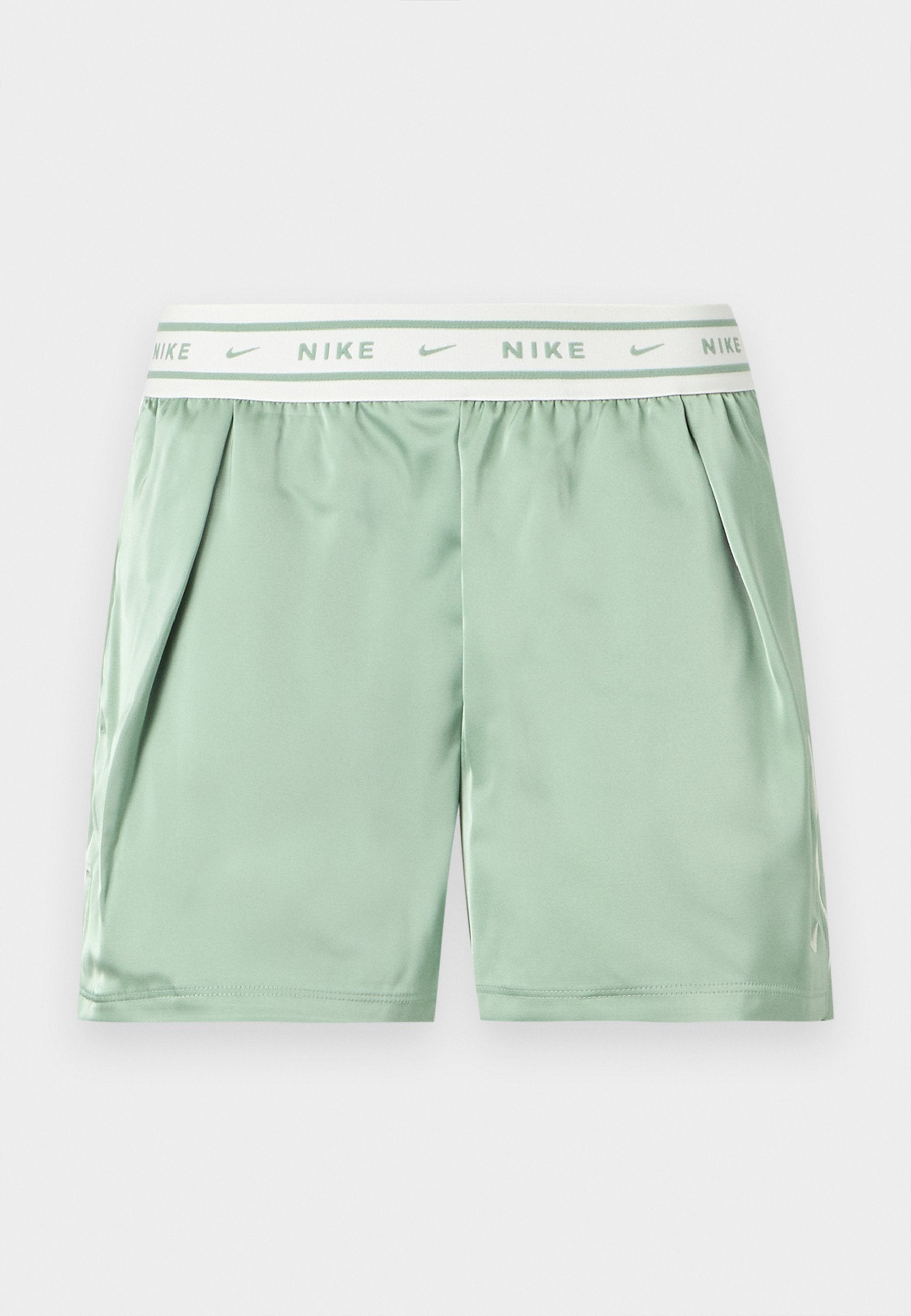 Shorts - steam/sail