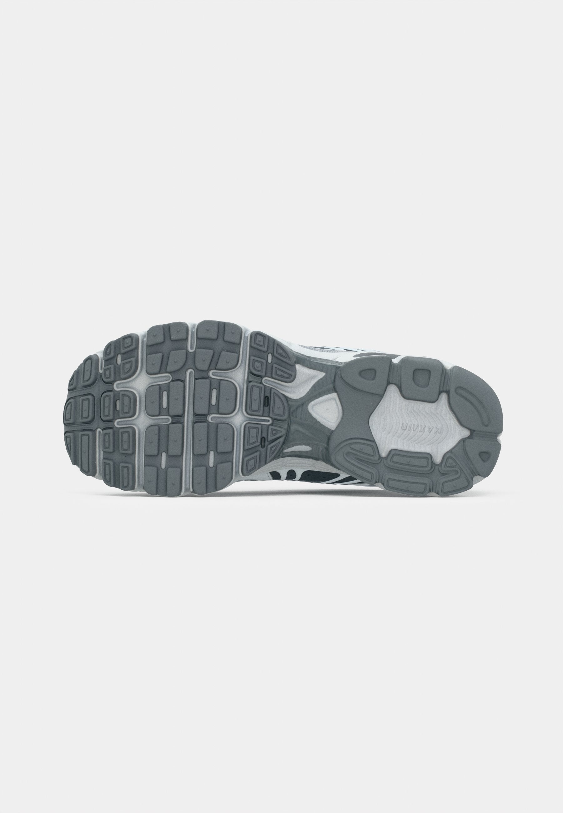 AIR MAX MOTO 2K - Spor ayakkabı - kurt grisi/saf platin rengi/soğuk gri
