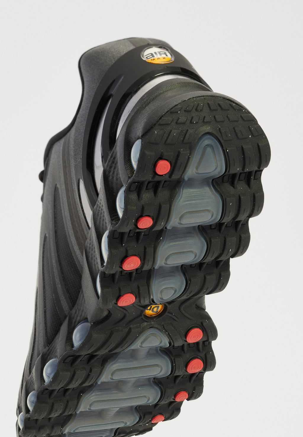 AIR MAX DN8 - Baskets basses - black/metallic dark grey/iron grey
