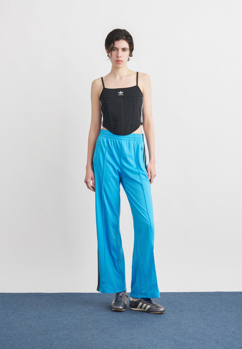 LOOSE - Tracksuit bottoms - blue